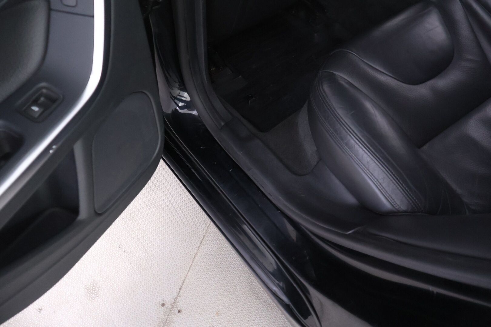 Volvo V60 2010 D3 Summum aut **YritysOutlet - Myydään vain yrityksille*