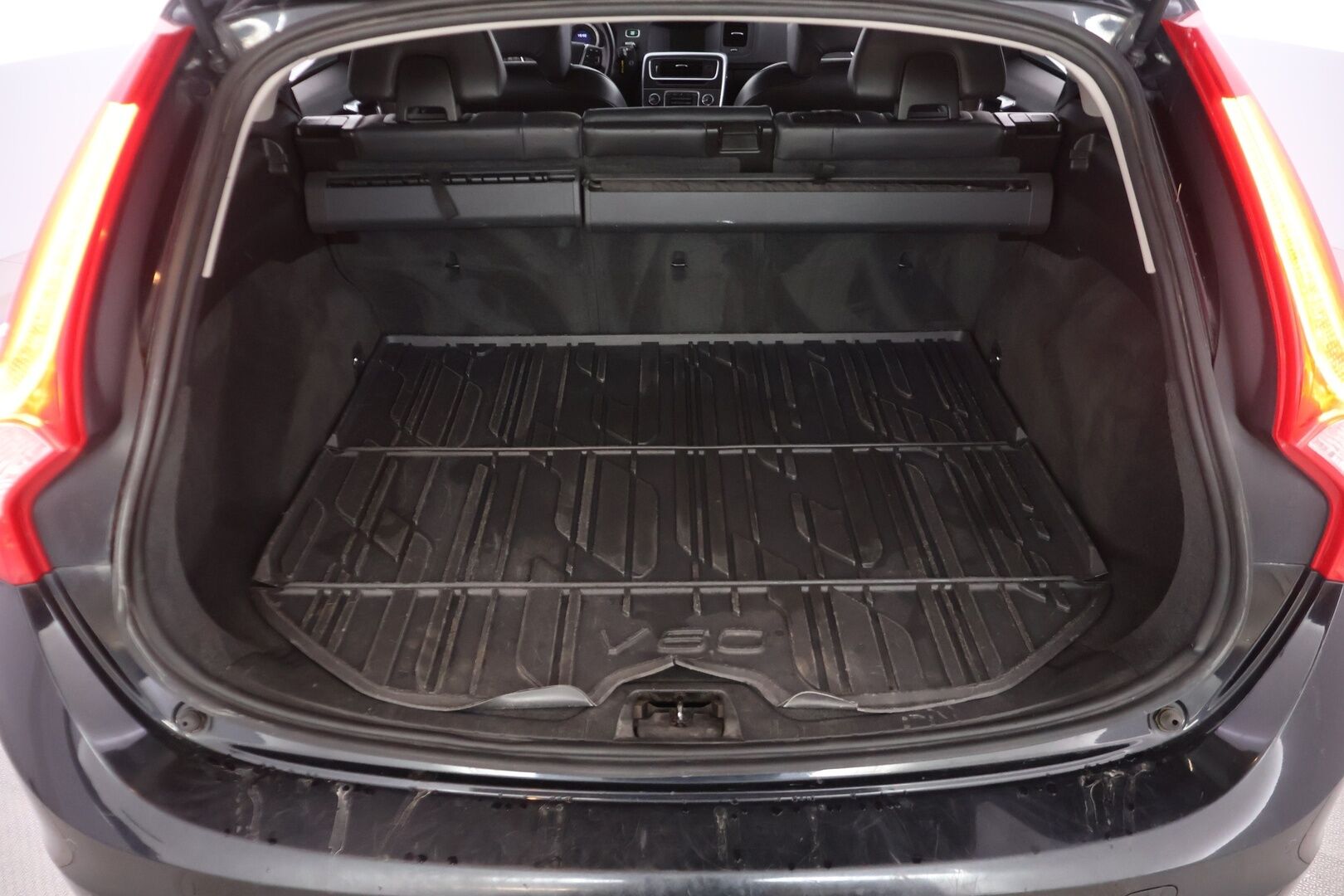 Volvo V60 2010 D3 Summum aut **YritysOutlet - Myydään vain yrityksille*