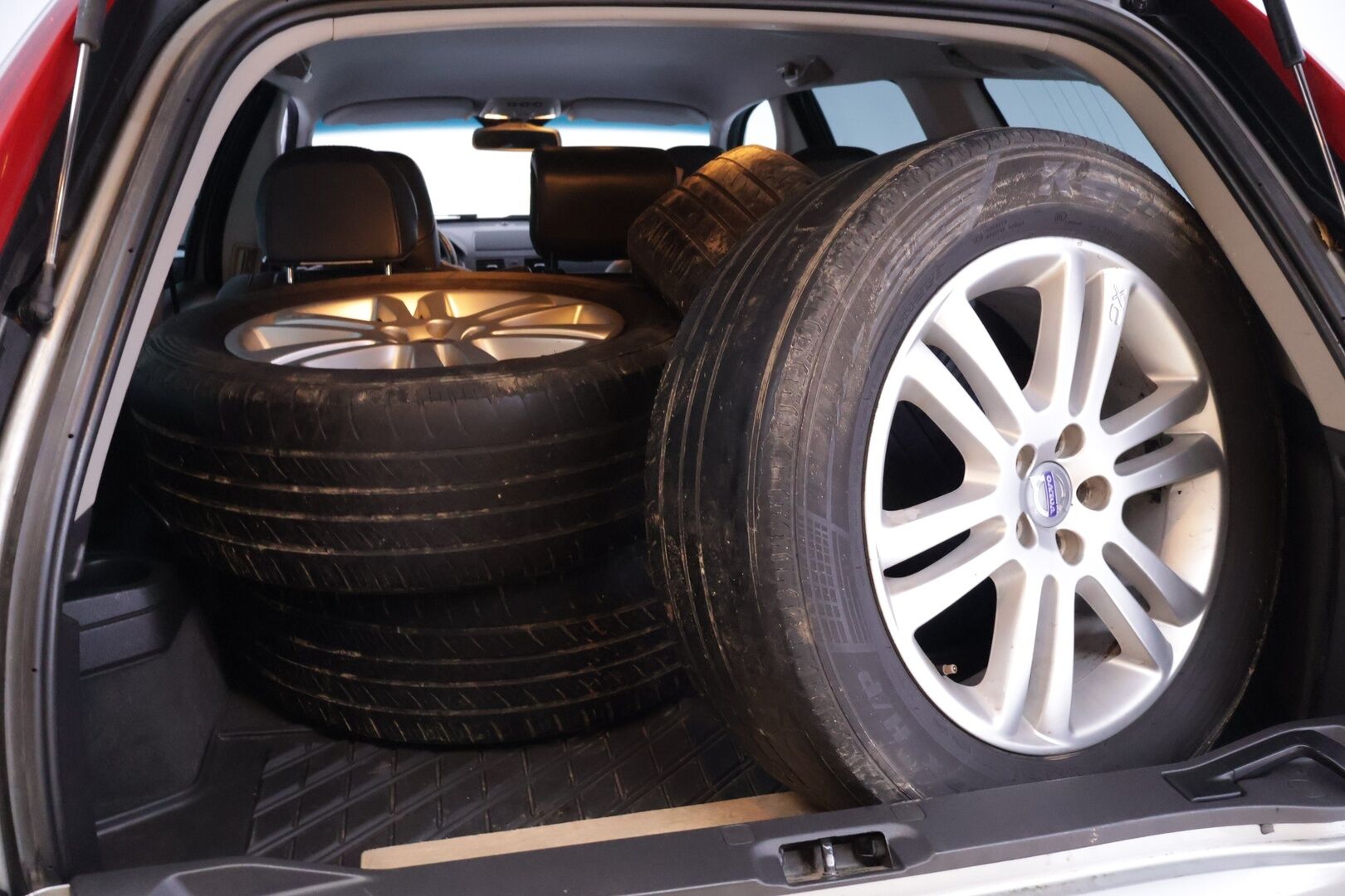 Volvo XC90 2008 D5 AWD Summum aut 7.Paikkanen *- Myydään Huutokaupat.com* - JAKOPÄÄ HILJATTAIN TEHTY! | LEIMATTU VASTA! 
