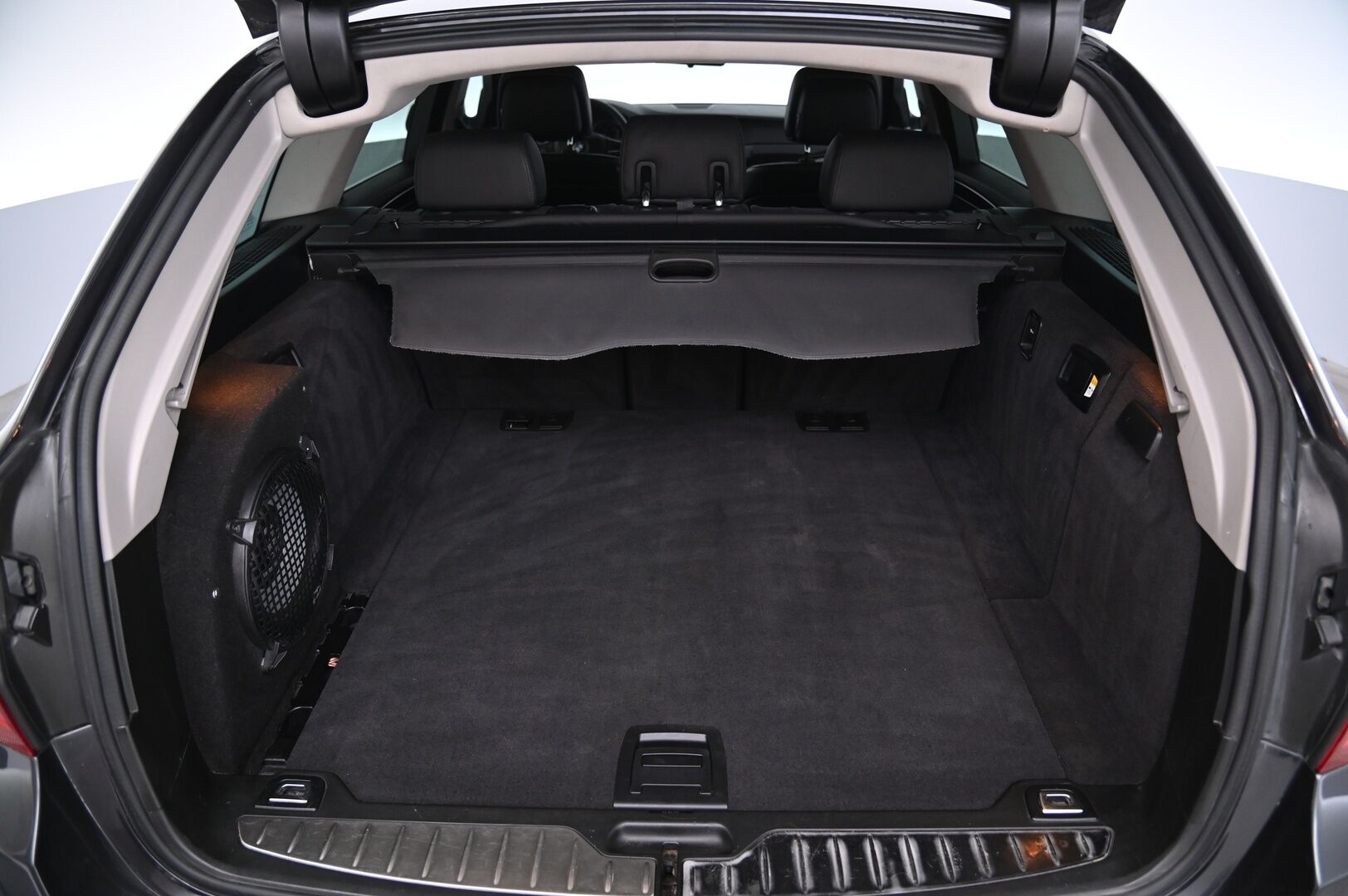 BMW 520 2011 520d Farmari  F11 Touring Business - MYYDÄÄN HUUTOKAUPAT.COM 