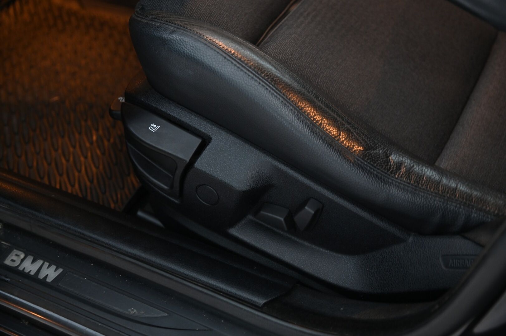BMW 520 2011 520d Farmari  F11 Touring Business - MYYDÄÄN HUUTOKAUPAT.COM 