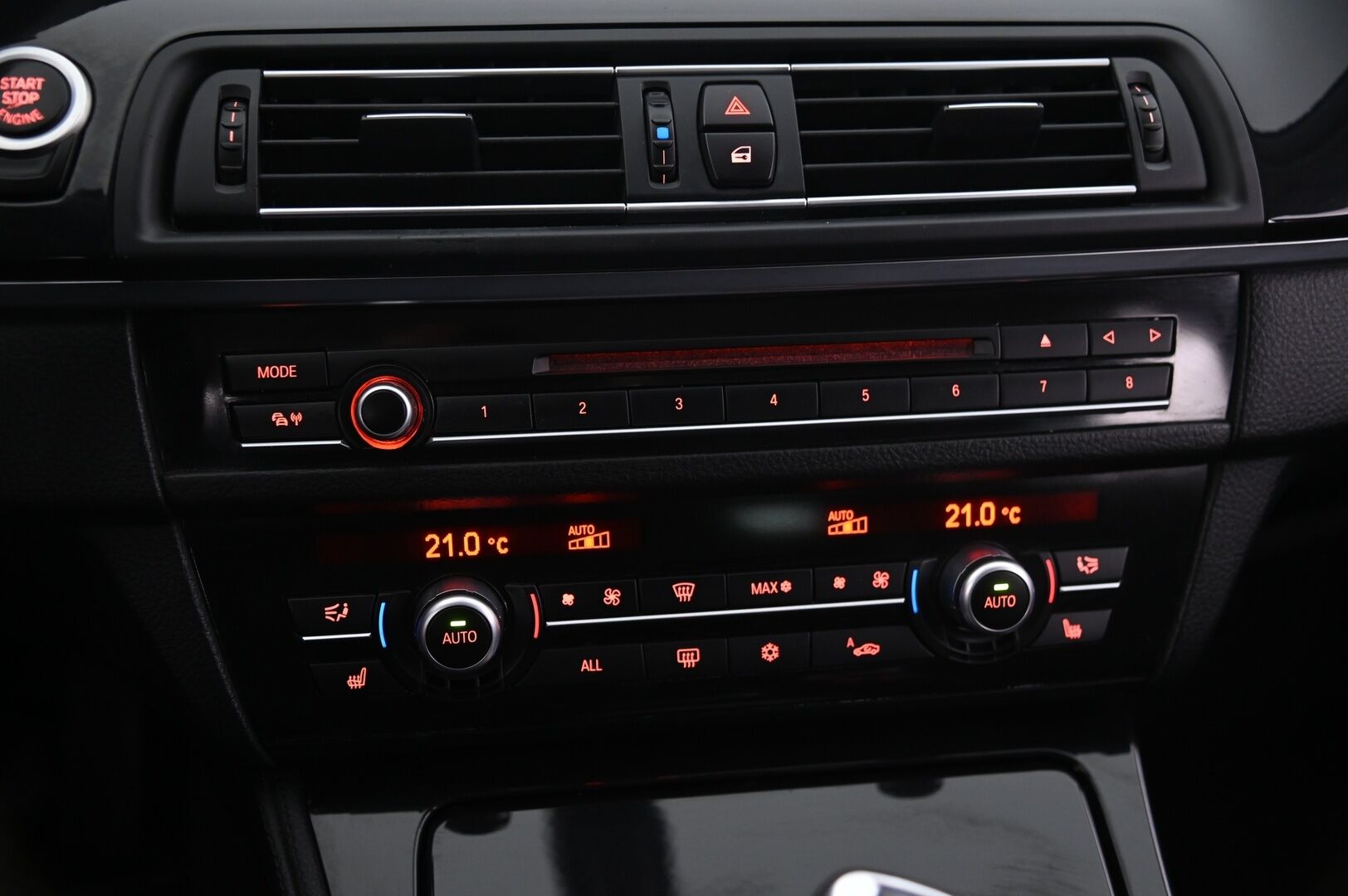 BMW 520 2011 520d Farmari  F11 Touring Business - MYYDÄÄN HUUTOKAUPAT.COM 