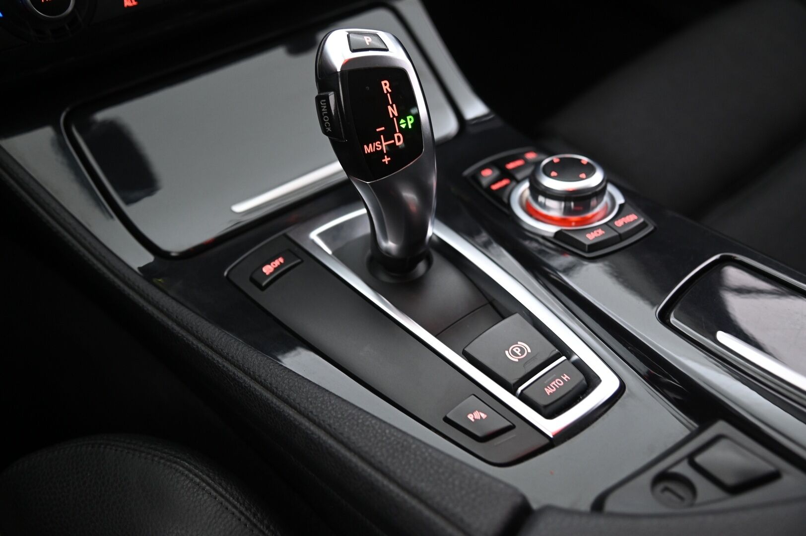 BMW 520 2011 520d Farmari  F11 Touring Business - MYYDÄÄN HUUTOKAUPAT.COM 
