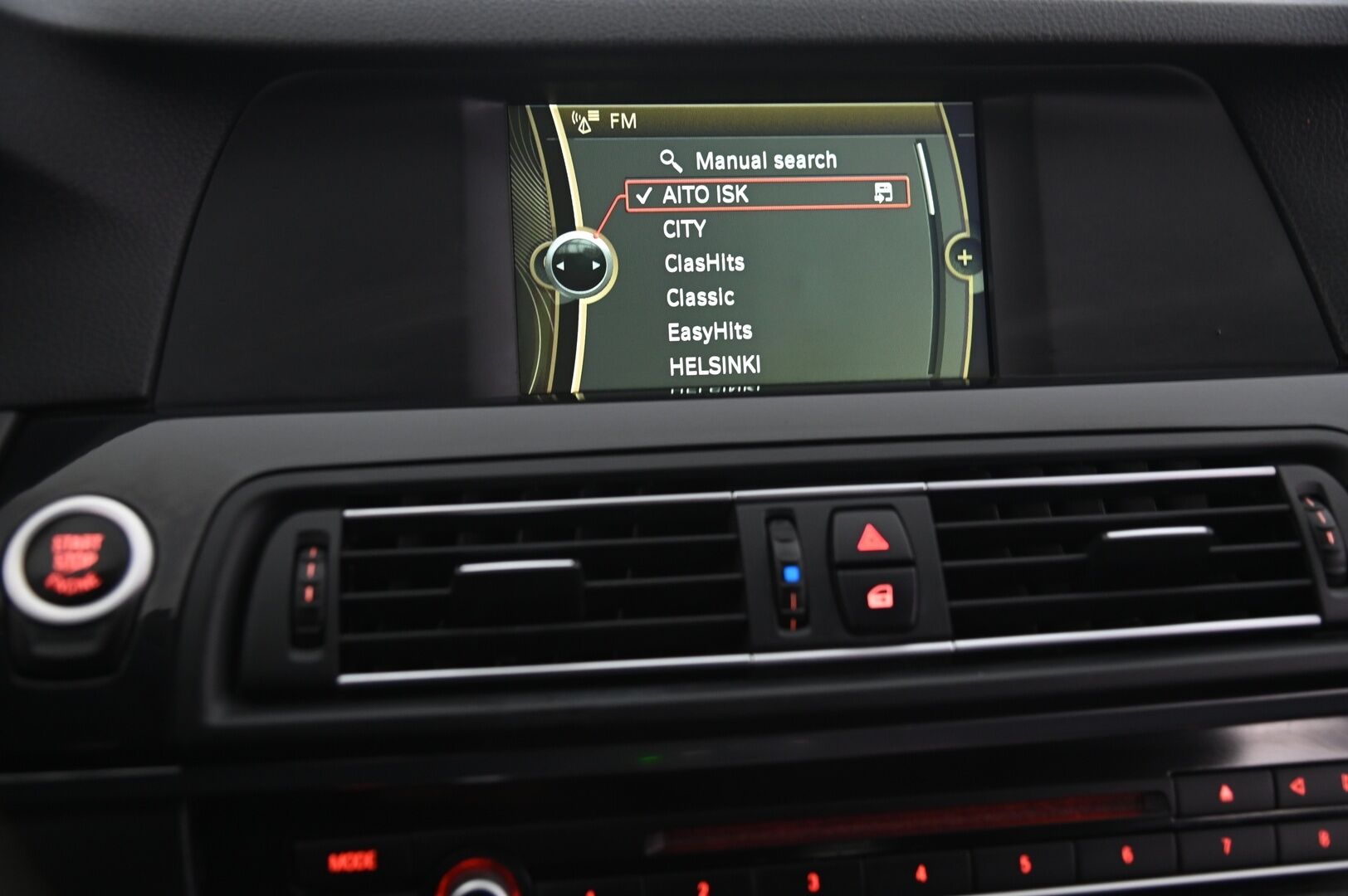 BMW 520 2011 520d Farmari  F11 Touring Business - MYYDÄÄN HUUTOKAUPAT.COM 