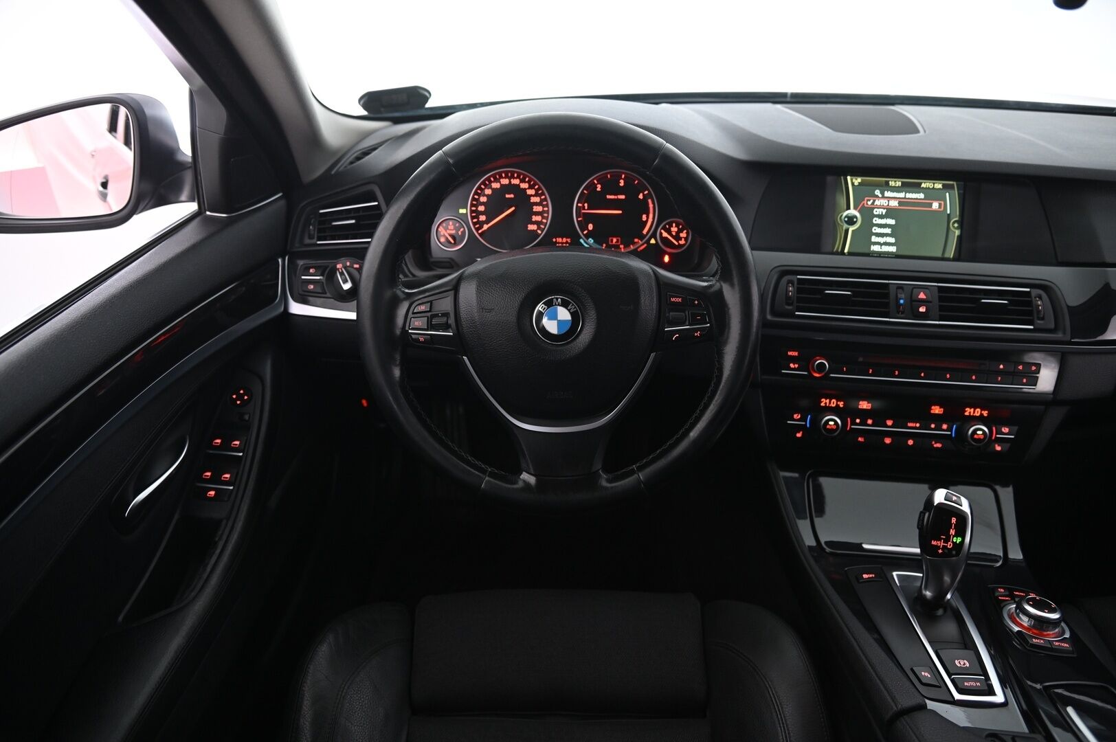 BMW 520 2011 520d Farmari  F11 Touring Business - MYYDÄÄN HUUTOKAUPAT.COM 