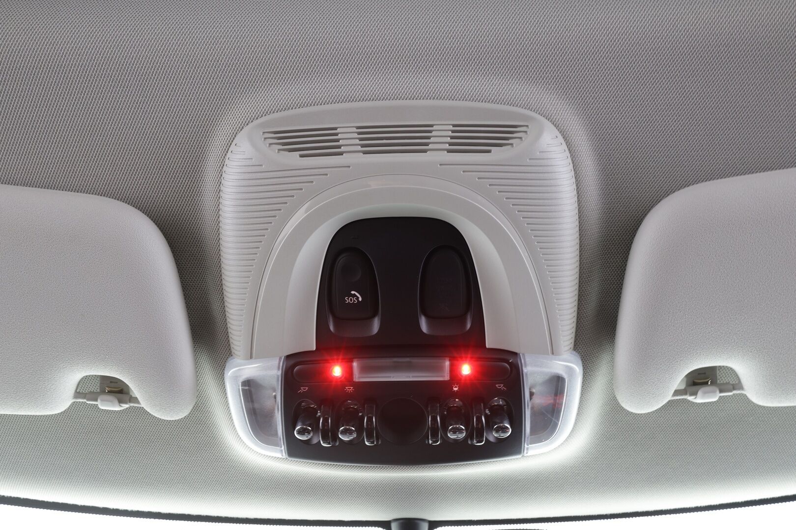 MINI Hatchback 2019 Cooper A Experience - | LED | Sporttipenkit | Puolinahat | Ambient | Comfort access | Vakkari | 2x renkaat aluin | Tutkat | 