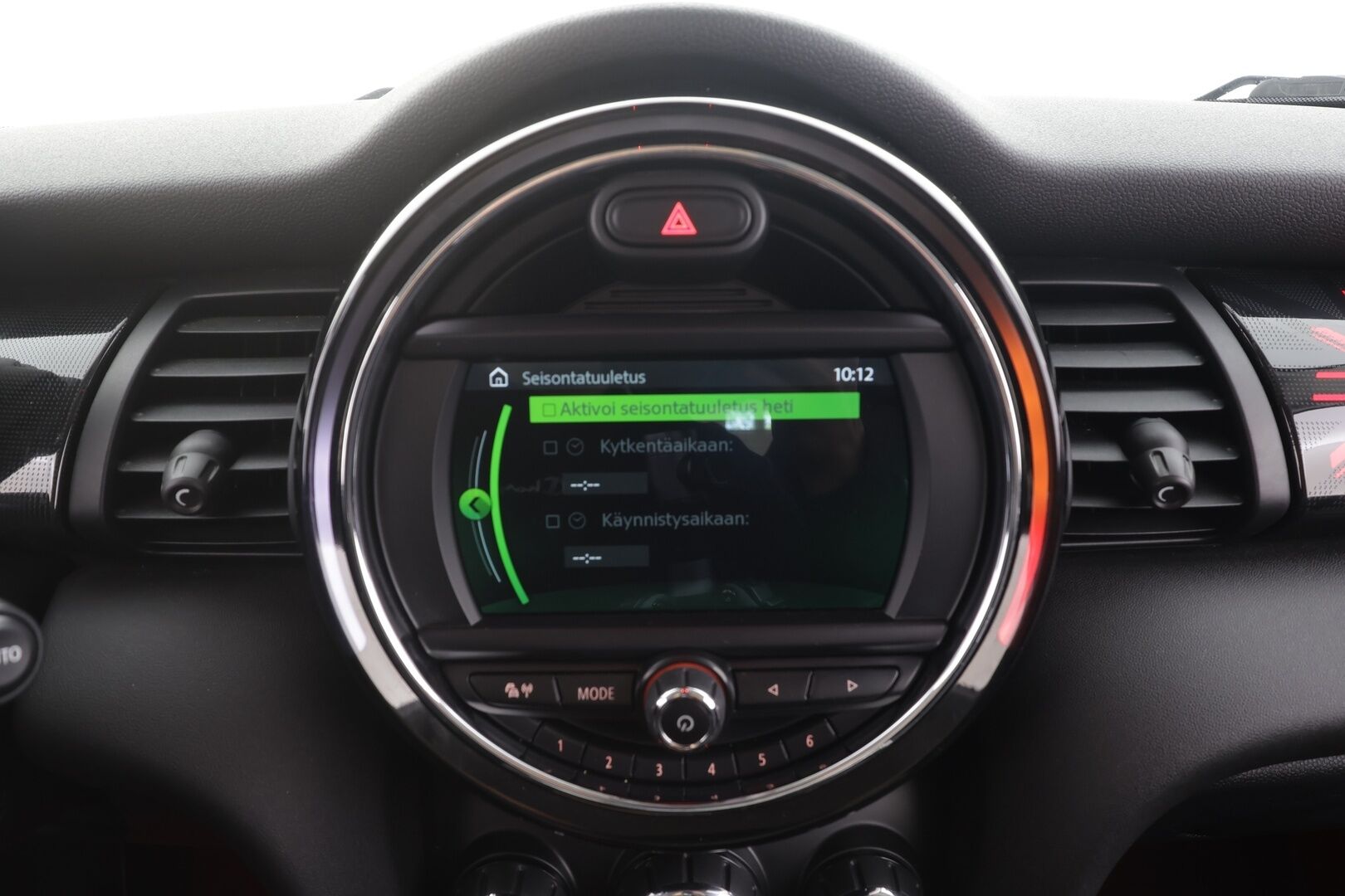 MINI Hatchback 2019 Cooper A Experience - | LED | Sporttipenkit | Puolinahat | Ambient | Comfort access | Vakkari | 2x renkaat aluin | Tutkat | 