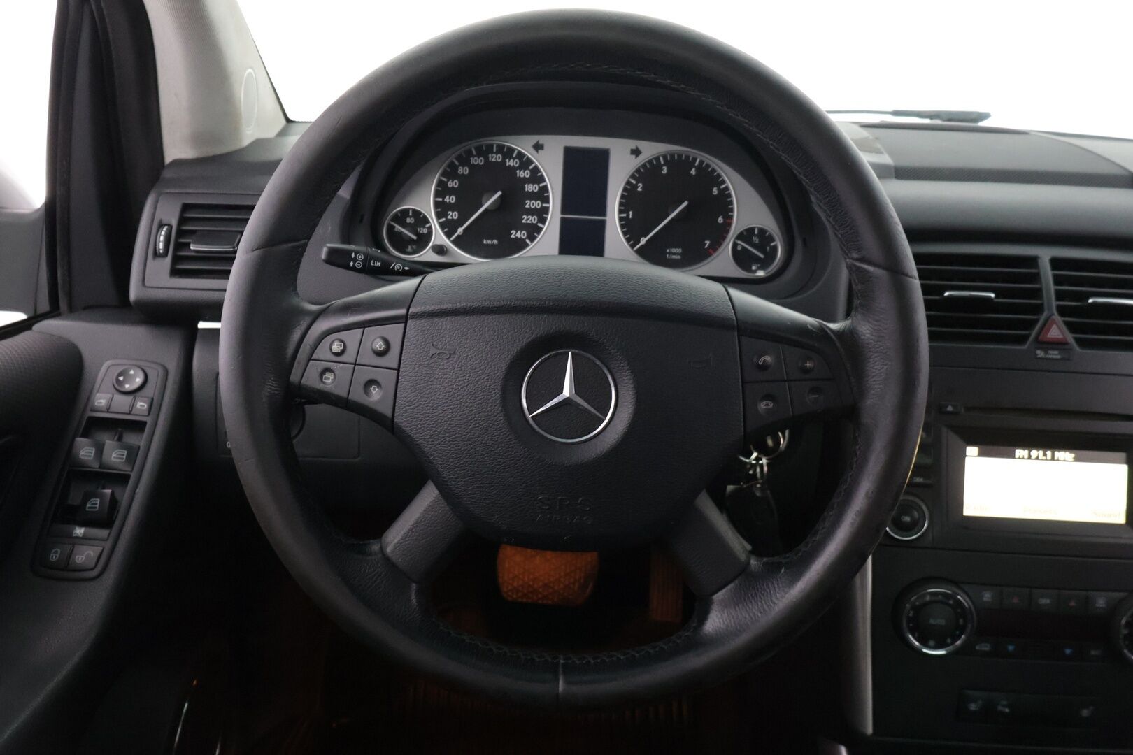 Mercedes-Benz B 2011 180 NGT - *MYYDÄÄN HUUTOKAUPAT.COM*