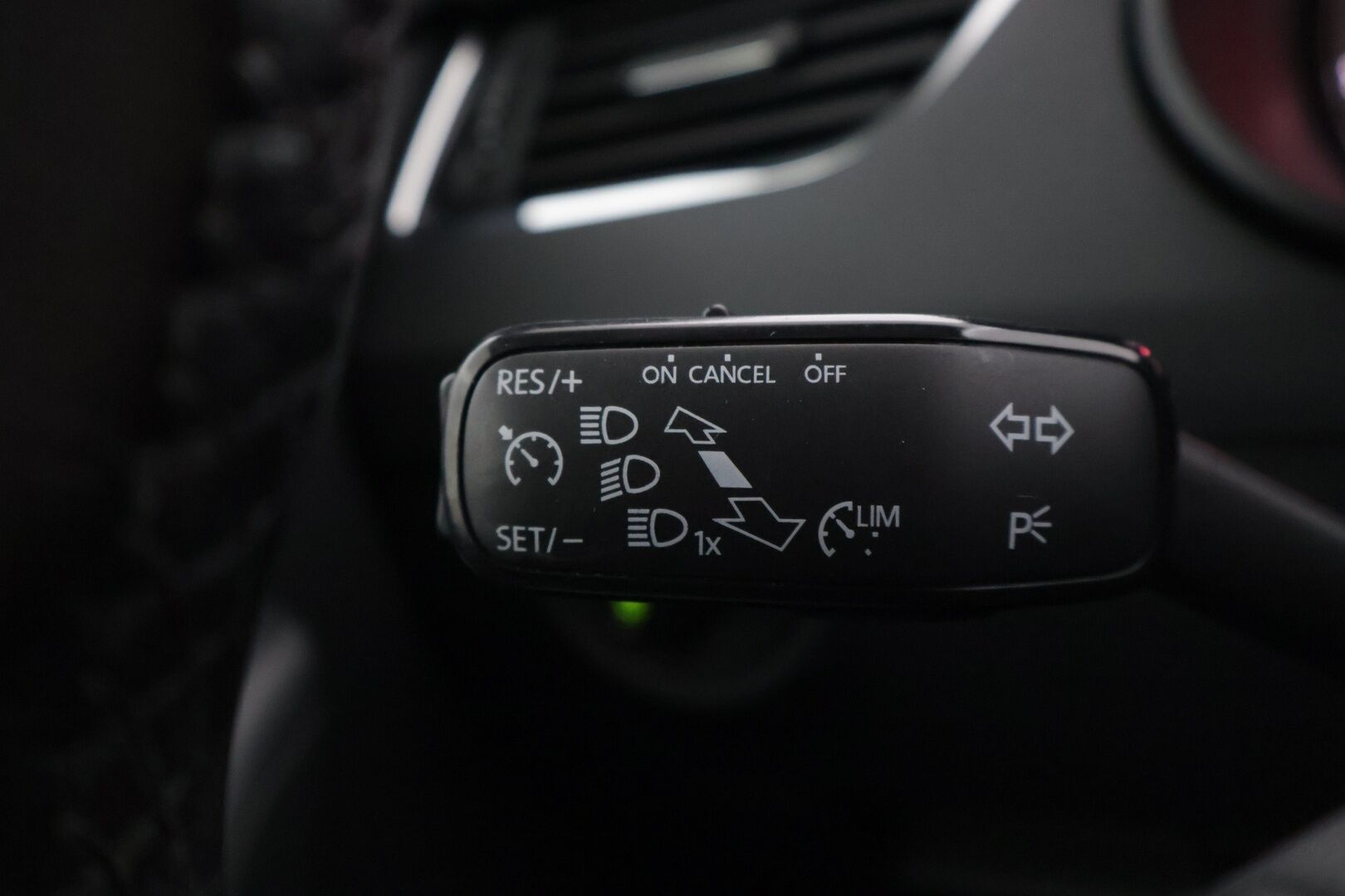 Skoda Octavia 2018 Combi 1,8 TSI 4x4 Style DSG *Webasto / Lämpölasi / Koukku / Keyless go / Ratinlämmitin / P.Kamera* - Hyvin huollettu Suomi-auto! / Kahdet hyväkuntoiset renkaat aluvantein! - HULLU BLACKWEEK KORKOTARJOUS 2,49%