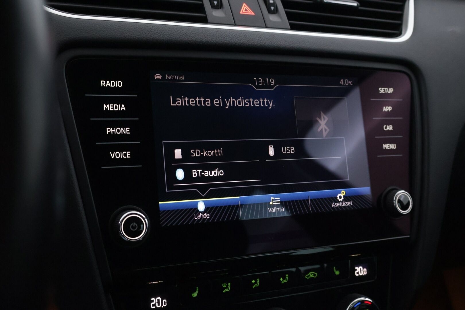 Skoda Octavia 2018 Combi 1,8 TSI 4x4 Style DSG *Webasto / Lämpölasi / Koukku / Keyless go / Ratinlämmitin / P.Kamera* - Hyvin huollettu Suomi-auto! / Kahdet hyväkuntoiset renkaat aluvantein! - HULLU BLACKWEEK KORKOTARJOUS 2,49%