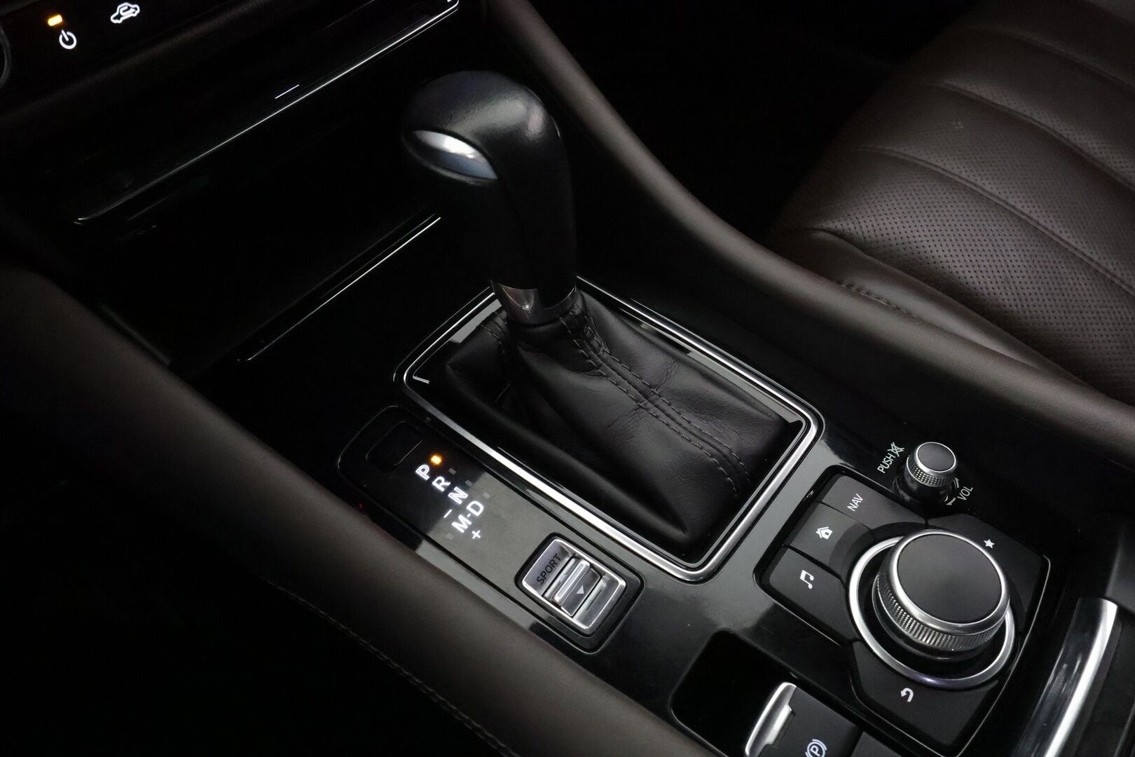 Mazda Mazda6 2019 Sport Wagon 2,5 (194) SKYACTIV-G Signature Business 6AT * Webasto / Koukku / LED / ACC / 360 / Ilmastoitu Muistipenkki * - Bose / HUD / Suomi-auto / Kahdet renkaat 