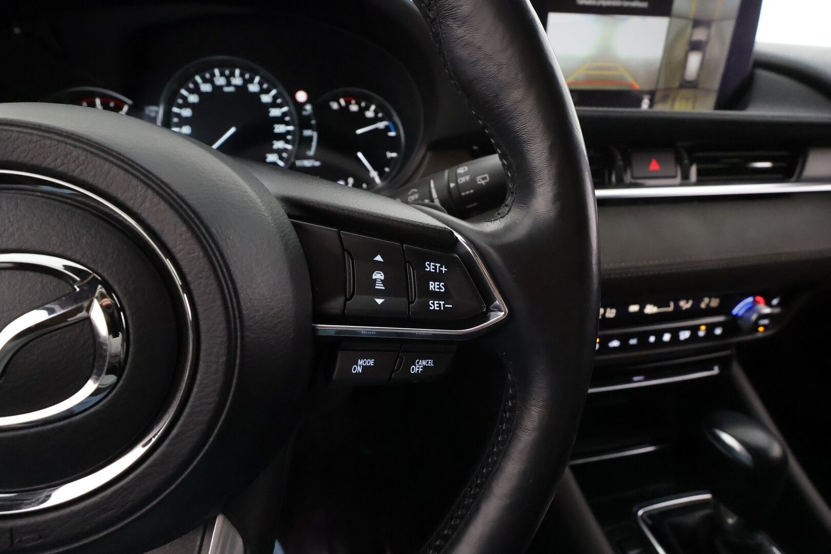 Mazda Mazda6 2019 Sport Wagon 2,5 (194) SKYACTIV-G Signature Business 6AT * Webasto / Koukku / LED / ACC / 360 / Ilmastoitu Muistipenkki * - Bose / HUD / Suomi-auto / Kahdet renkaat 