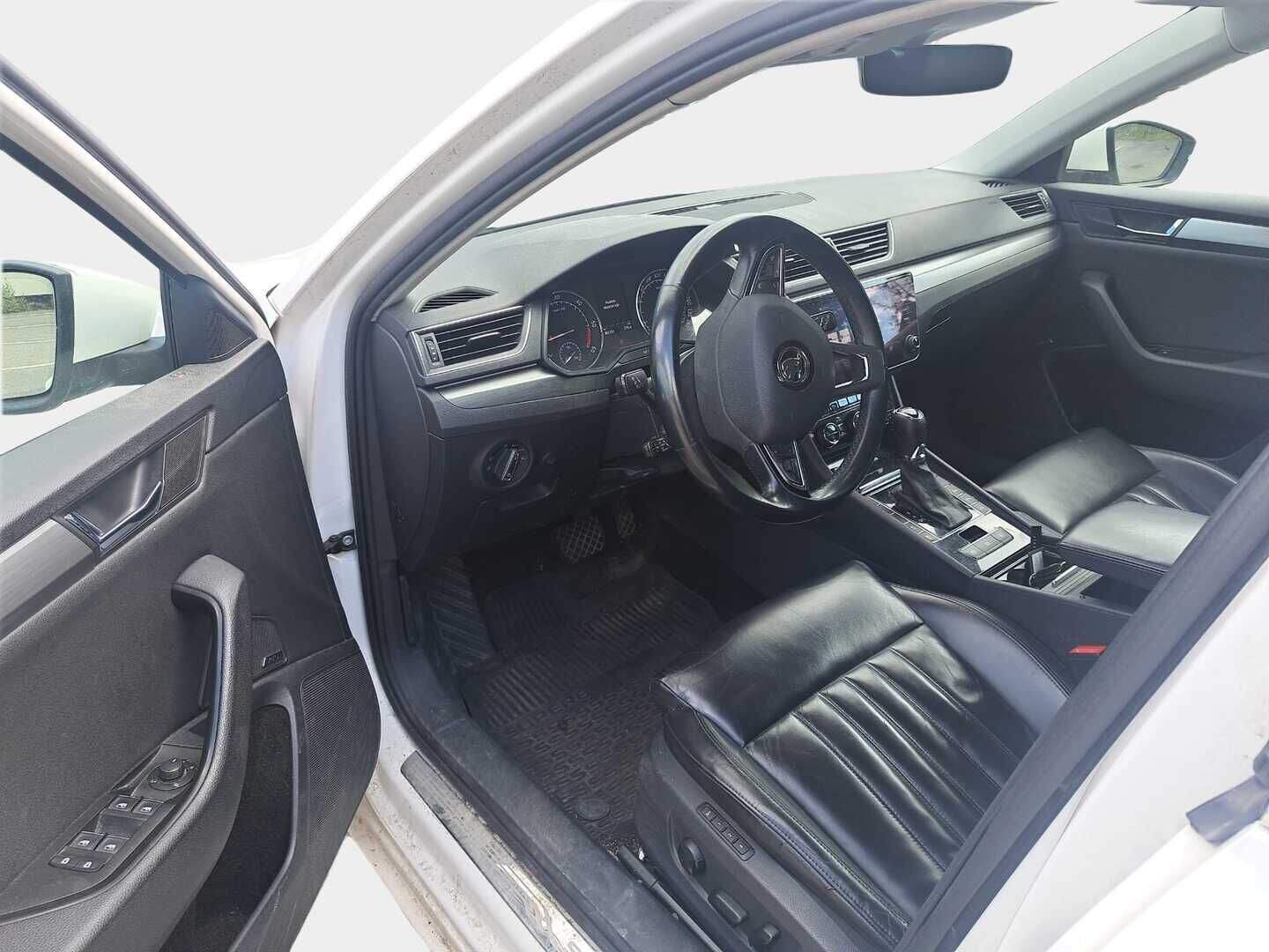 Skoda Superb 2018 Combi 2,0 TDI 150 Style BusinessLine DSG Autom. YritysOutlet - Myydään vain yrityksille - | Facelift | Suomi-auto | Canton | Kessy | Webasto | ACC | Kamera | Muistipenkki | 2x renkaat | Jakopää tehty 12/2025 |