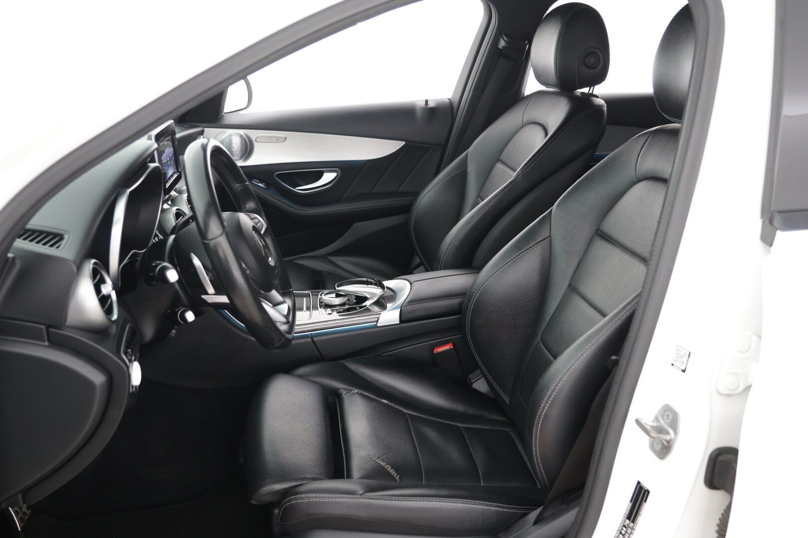 Mercedes-Benz C 2016 250 d 4Matic A AMG Premium Edition * Webasto / 360-Kamera / Burmester / Airmatic / Panorama / Koukku - Loisto neliveto / Kattavasti varusteltu / Huippu siisti!