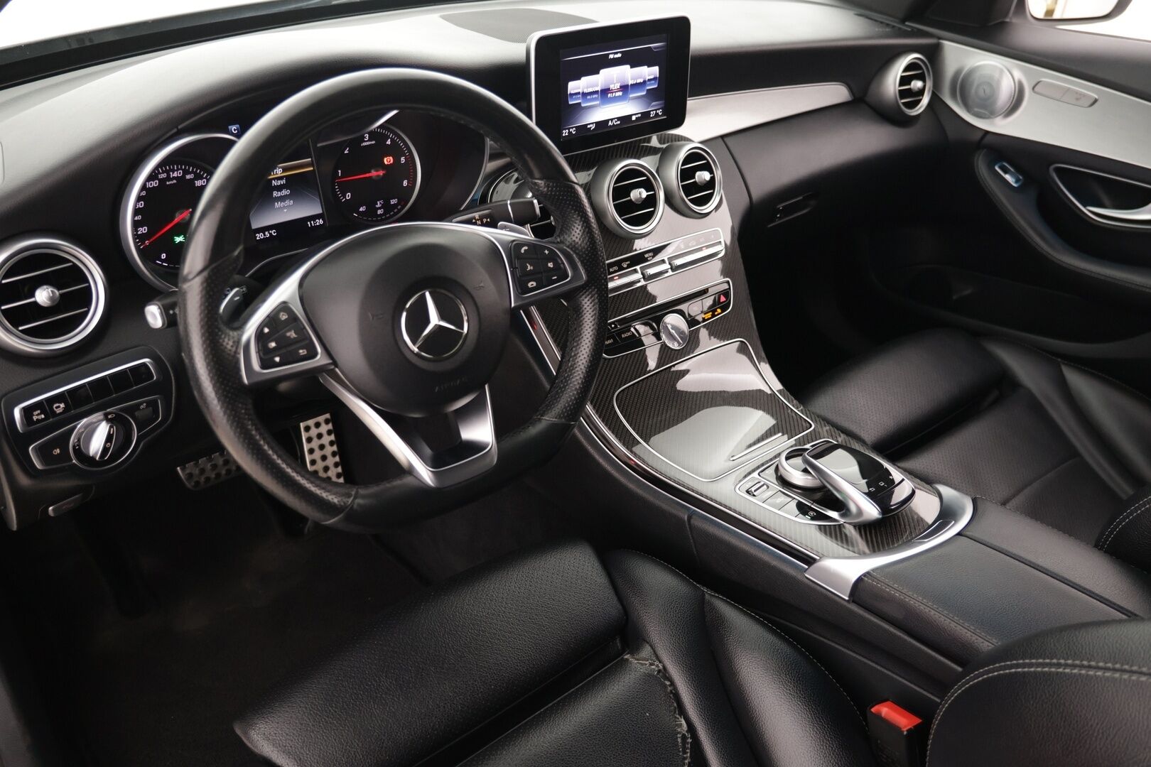 Mercedes-Benz C 2016 250 d 4Matic A AMG Premium Edition * Webasto / 360-Kamera / Burmester / Airmatic / Panorama / Koukku - Loisto neliveto / Kattavasti varusteltu / Huippu siisti!