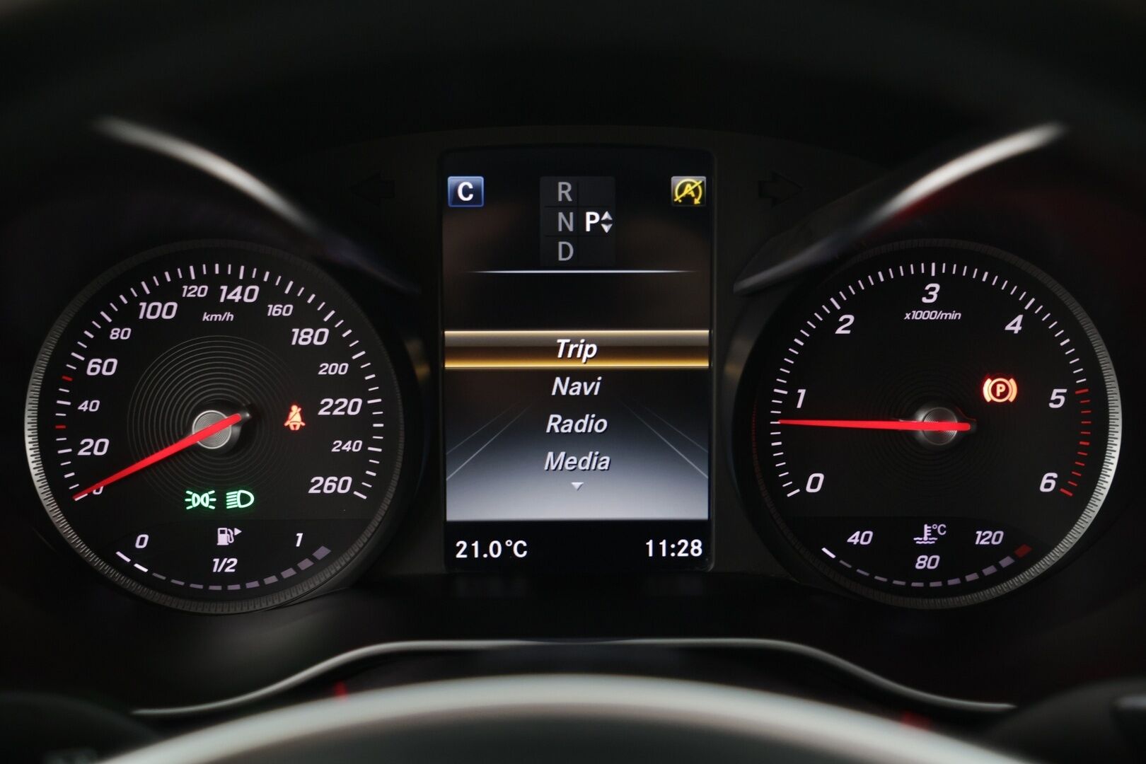 Mercedes-Benz C 2016 250 d 4Matic A AMG Premium Edition * Webasto / 360-Kamera / Burmester / Airmatic / Panorama / Koukku - Loisto neliveto / Kattavasti varusteltu / Huippu siisti!