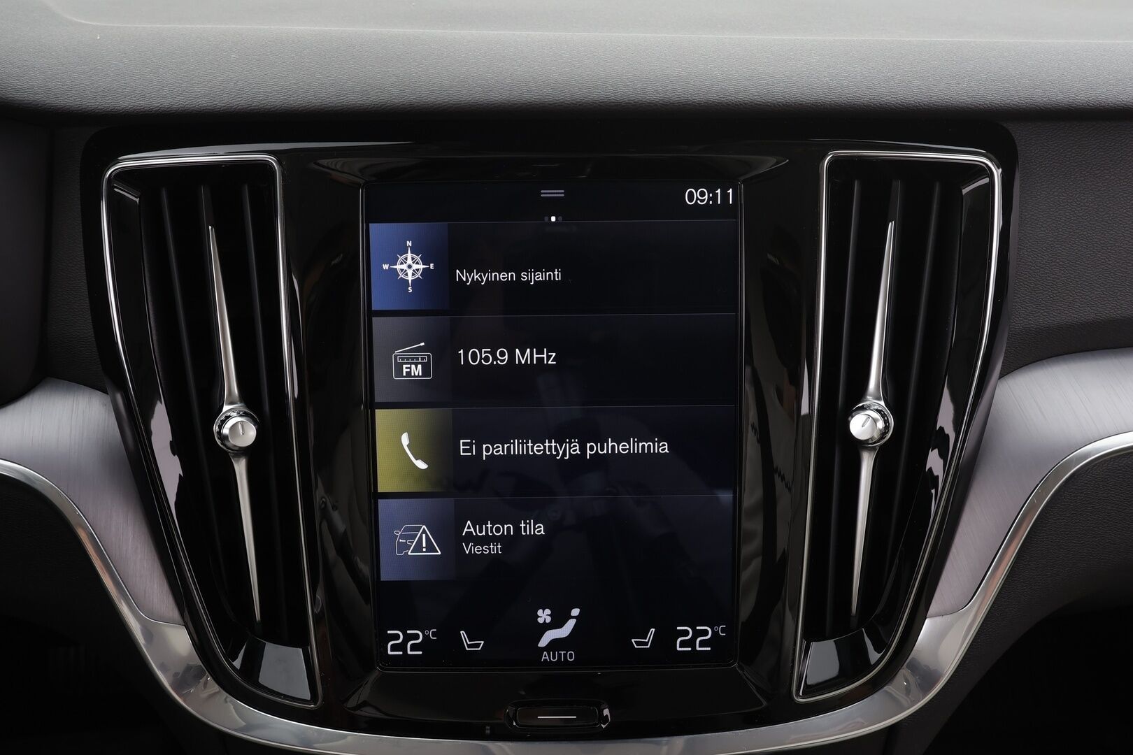Volvo V60 2020 T4 Business aut * ACC / P.kamera / LED / Navi / Vaaleat nahat / Webasto / KeylessGo * - 1.Om Suomi-auto / Kahdet renkaat aluvanteilla / Merkkihuollettu - Osta nyt, maksa vasta ensi vuonna