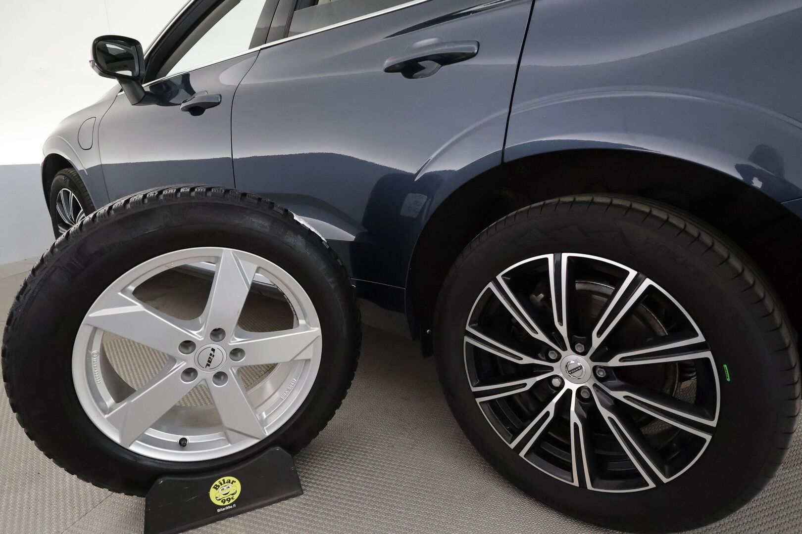 Volvo XC60 2021 T6 TwE AWD Business Inscription aut. *ACC / Panorama / Muistipenkki / Webasto / H&K / P.kamera / LED / Navi / Vaaleat nahat* - 1.Om Suomi-auto / Kahdet renkaat aluvanteilla / Juuri huollettu!