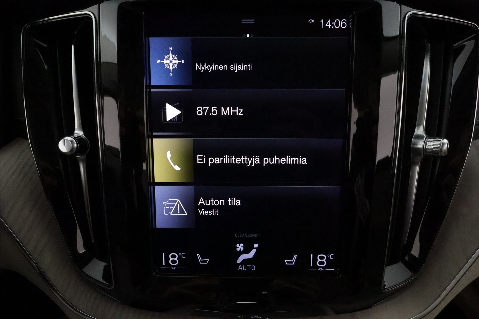 Volvo XC60 2021 T6 TwE AWD Business Inscription aut. *ACC / Panorama / Muistipenkki / Webasto / H&K / Kamera / LED / Navi / Vaaleat nahat* - KATSO KAMPANJAHINTA! / 1.Om Suomi-auto / SoH 93.4% / Kahdet renkaat aluvanteilla / Juuri huollettu / Jakohihna 9 / 25 - Osta nyt, maksa vasta ensi vuonna