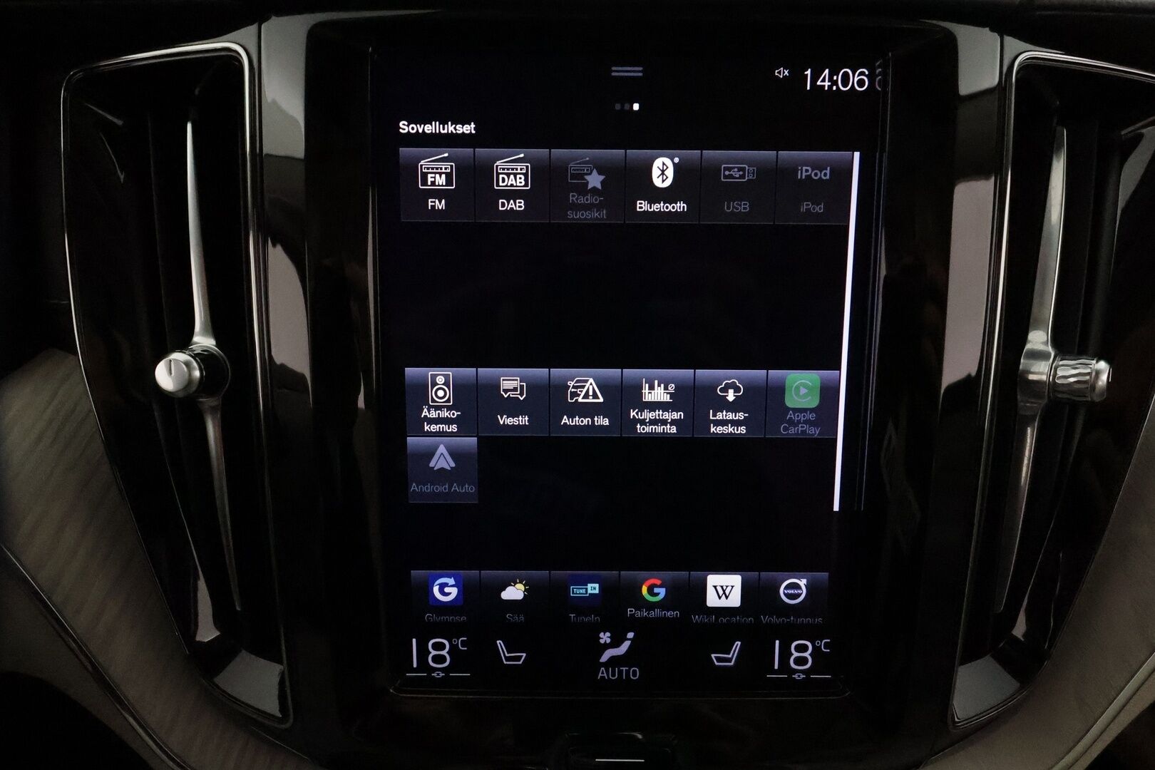 Volvo XC60 2021 T6 TwE AWD Business Inscription aut. *ACC / Panorama / Muistipenkki / Webasto / H&K / Kamera / LED / Navi / Vaaleat nahat* - KATSO KAMPANJAHINTA! / 1.Om Suomi-auto / SoH 93.4% / Kahdet renkaat aluvanteilla / Juuri huollettu / Jakohihna 9 / 25 - Osta nyt, maksa vasta ensi vuonna