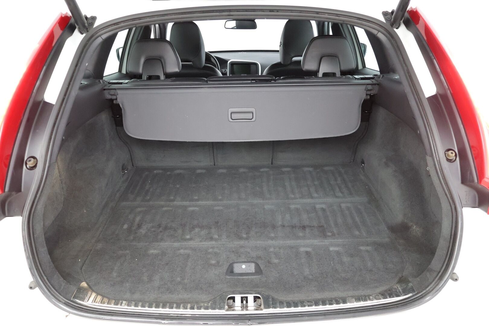 Volvo XC60 2014 D4 AWD Summum aut * Polestar / Digimittaristo / Webasto / Muistipenkki / Sähköluukku / Koukku * - * Polestar ohjelmalla oleva todella hyvin huollettu yksilö, kovilla varusteilla, kaksilla renkailla ja vanteilla / Facelift! *