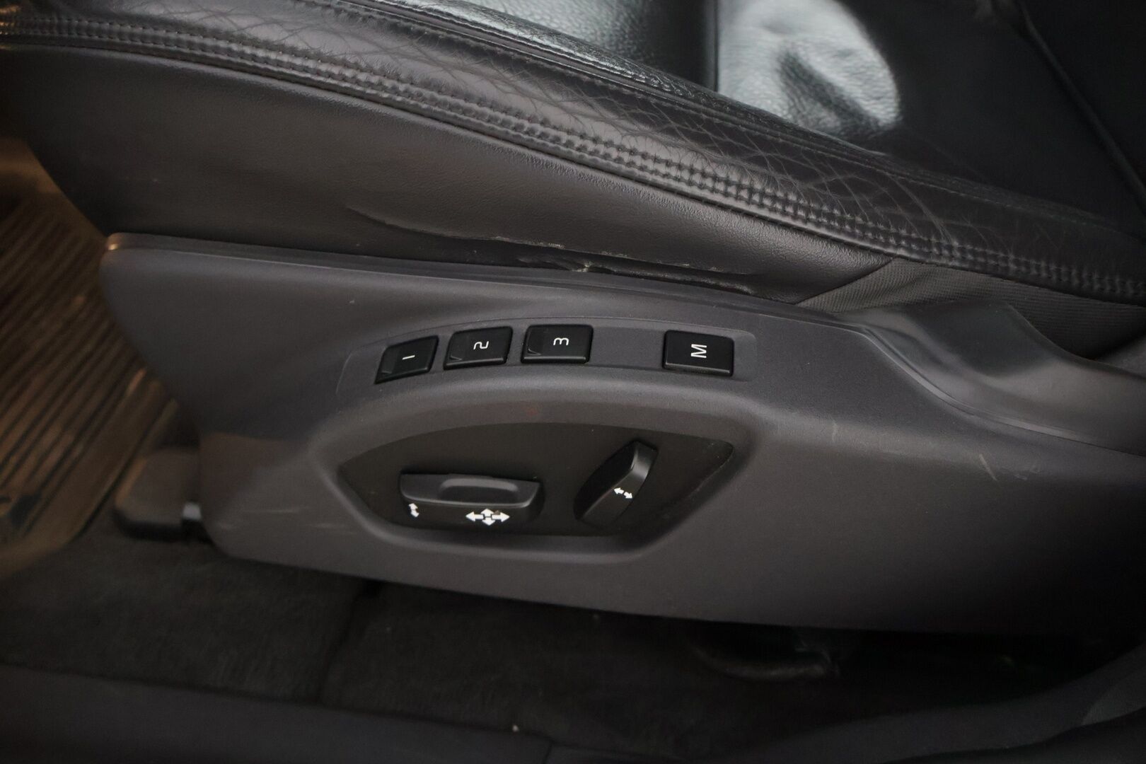 Volvo XC60 2014 D4 AWD Summum aut * Polestar / Digimittaristo / Webasto / Muistipenkki / Sähköluukku / Koukku * - * Polestar ohjelmalla oleva todella hyvin huollettu yksilö, kovilla varusteilla, kaksilla renkailla ja vanteilla / Facelift! *