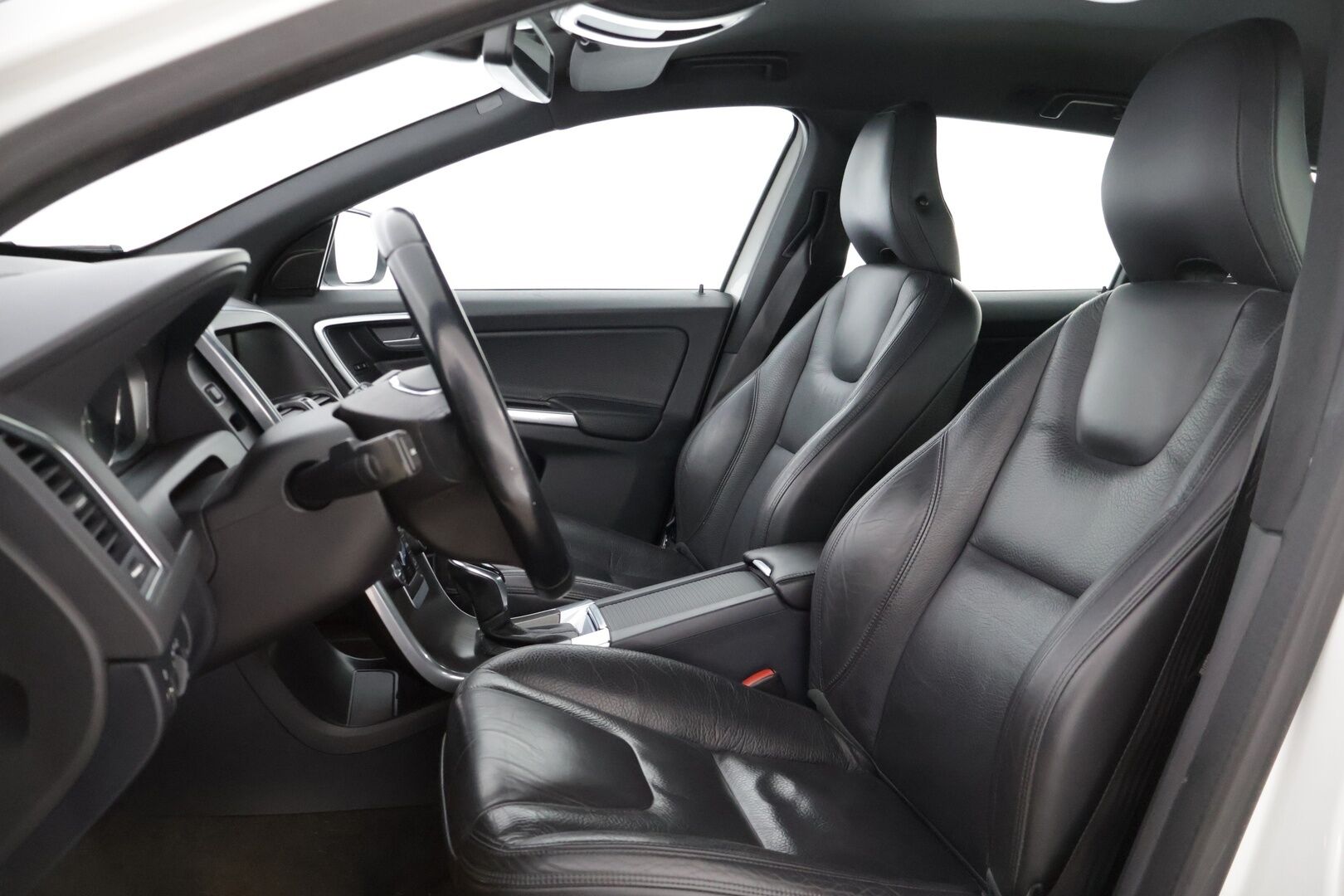 Volvo XC60 2014 D4 AWD Summum aut * Polestar / Digimittaristo / Webasto / Muistipenkki / Sähköluukku / Koukku * - * Polestar ohjelmalla oleva todella hyvin huollettu yksilö, kovilla varusteilla, kaksilla renkailla ja vanteilla / Facelift! *