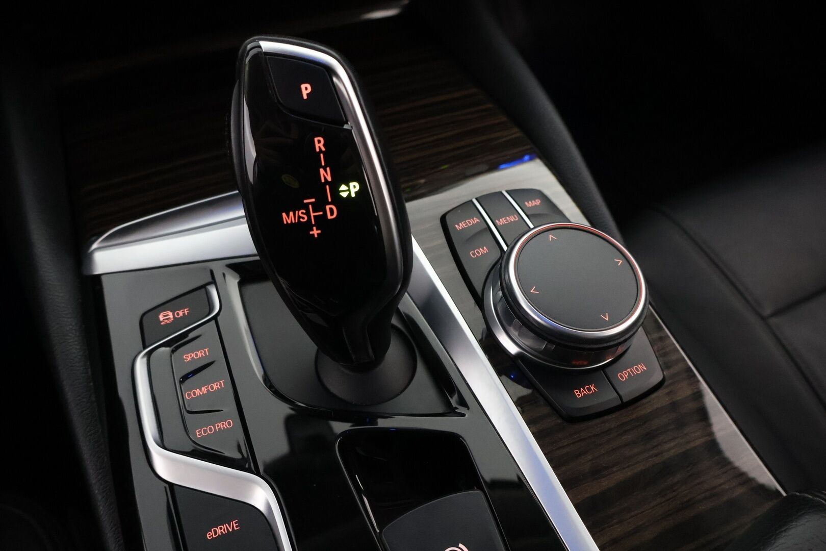 BMW 530 2017 G30 Sedan A iPerformance - Adapt.Vakkari / Peruutuskamera / Muistipenkki / Ratinlämmitin / Prof.Navi / Keyless / Juuri tullut!