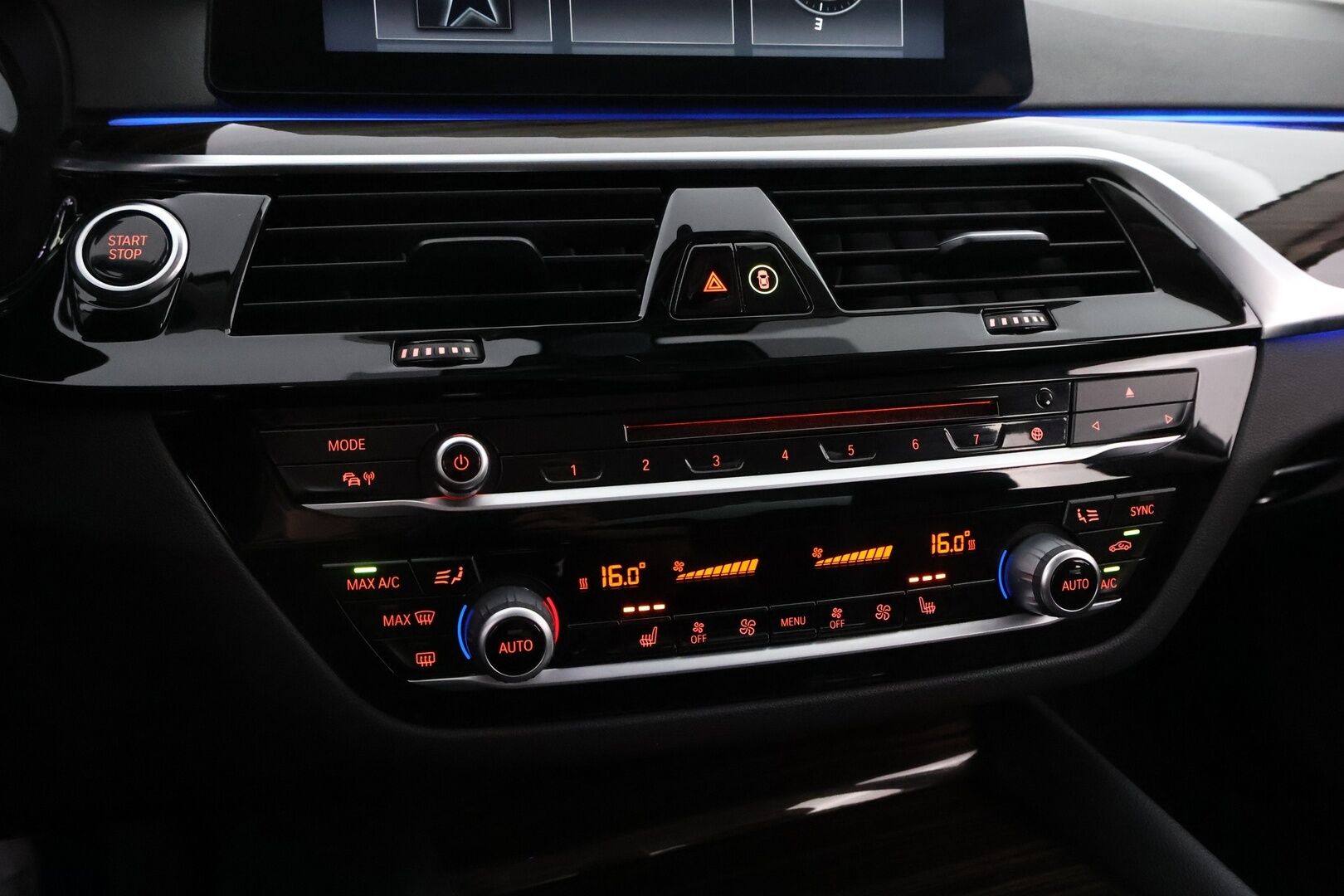 BMW 530 2017 G30 Sedan A iPerformance - Adapt.Vakkari / Peruutuskamera / Muistipenkki / Ratinlämmitin / Prof.Navi / Keyless / Juuri tullut!