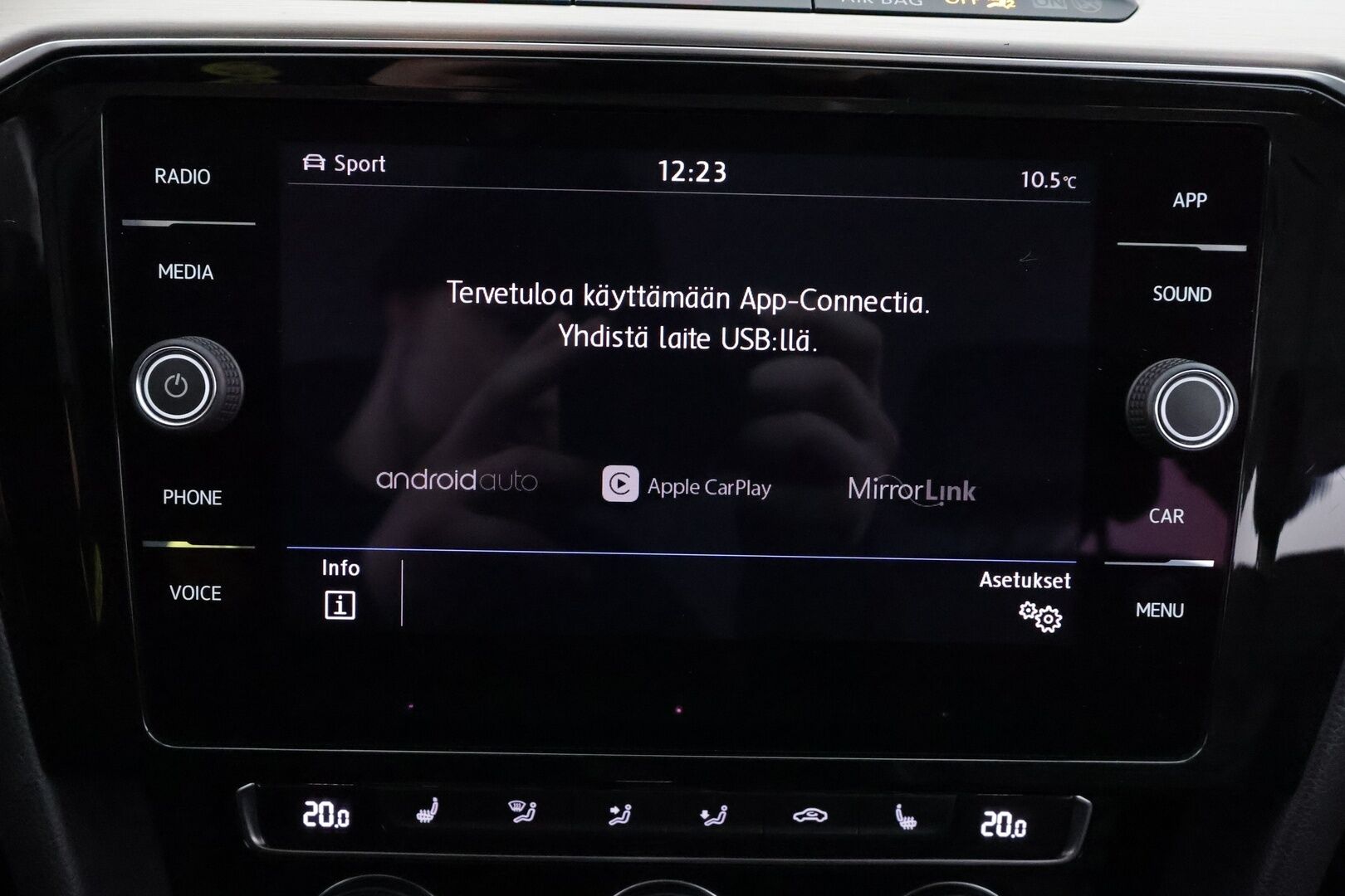 Volkswagen Passat 2018 Variant Alltrack 2,0 TDI 140 kW (190 hv) 4MOTION DSG * ACC / Webasto / Koukku / P.kamera / Ergocomfort penkki / LED * - Kahdet Renkaat