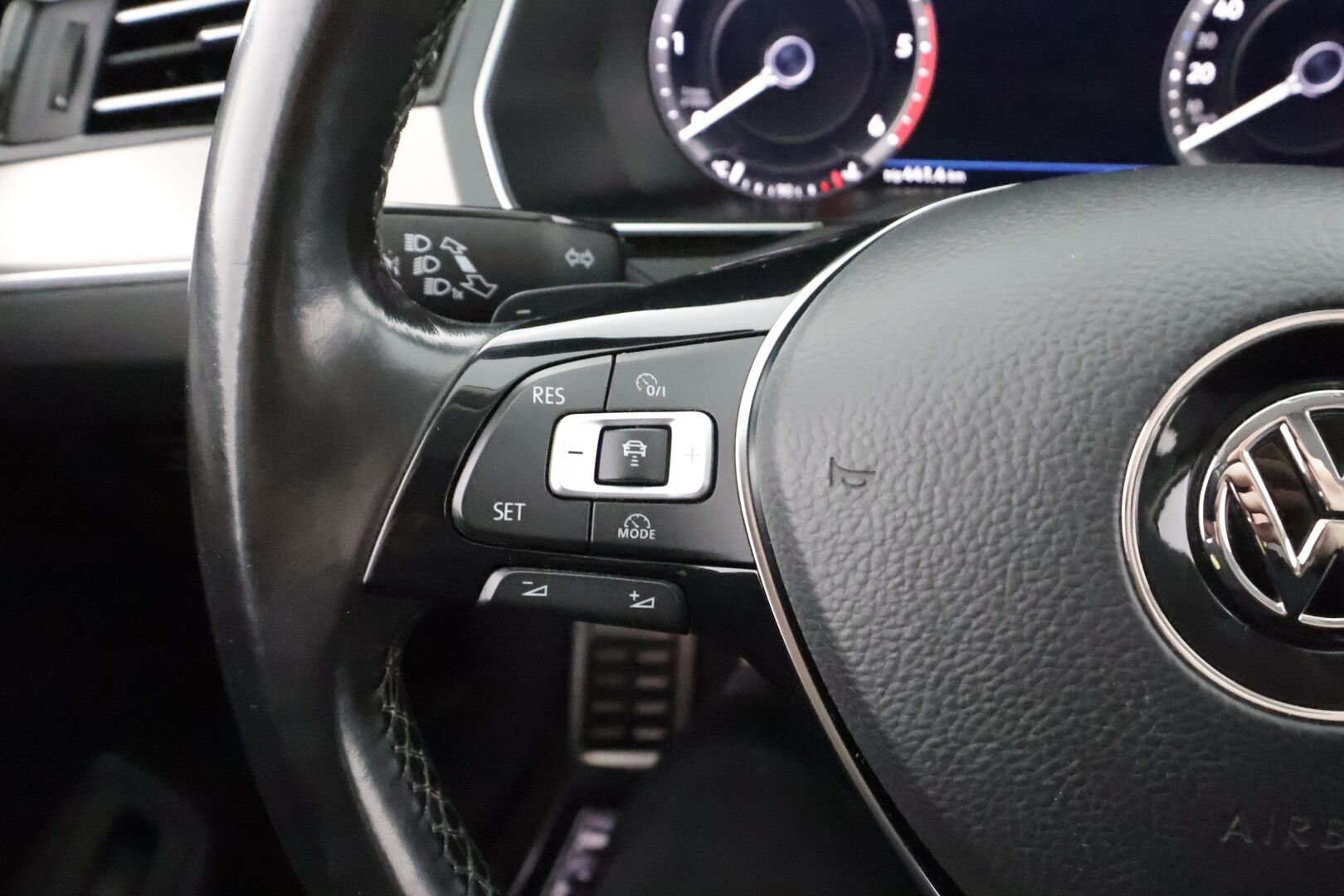 Volkswagen Passat 2018 Variant Alltrack 2,0 TDI 140 kW (190 hv) 4MOTION DSG * ACC / Webasto / Koukku / P.kamera / Ergocomfort penkki / LED * - Kahdet Renkaat