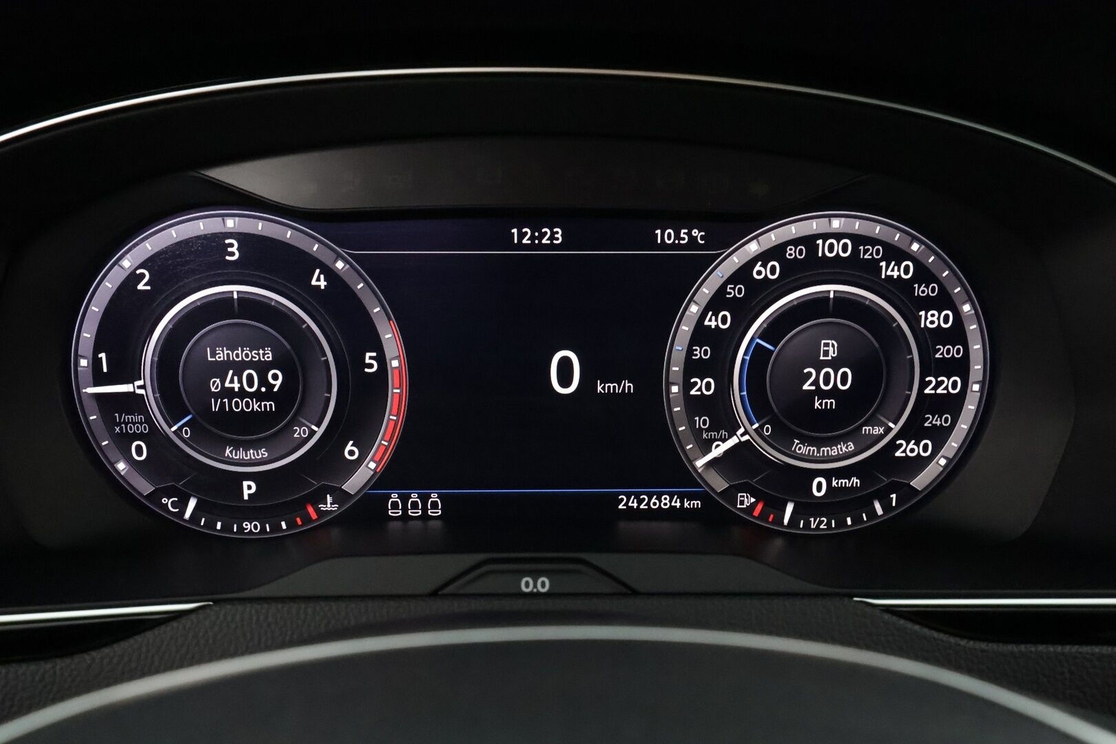 Volkswagen Passat 2018 Variant Alltrack 2,0 TDI 140 kW (190 hv) 4MOTION DSG * ACC / Webasto / Koukku / P.kamera / Ergocomfort penkki / LED * - Kahdet Renkaat