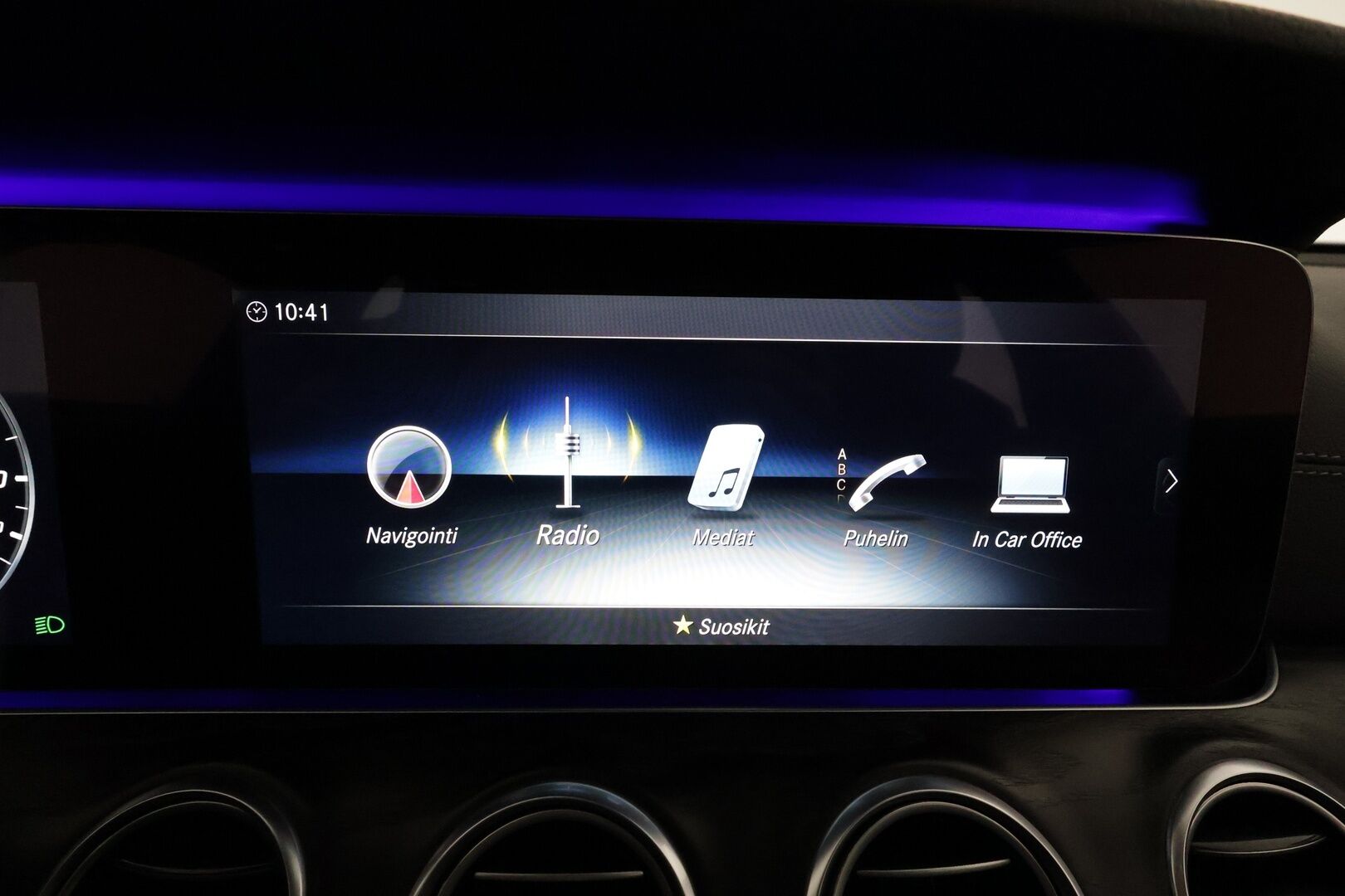 Mercedes-Benz E 2019 300 de T A Business AMG EQ Power **Panorama / ACC / Multibeam / Burmester / 360° / Sportnahat Muistilla / Widescreen** - Kahdet Renkaat / **KOVILLA KAMOILLA**