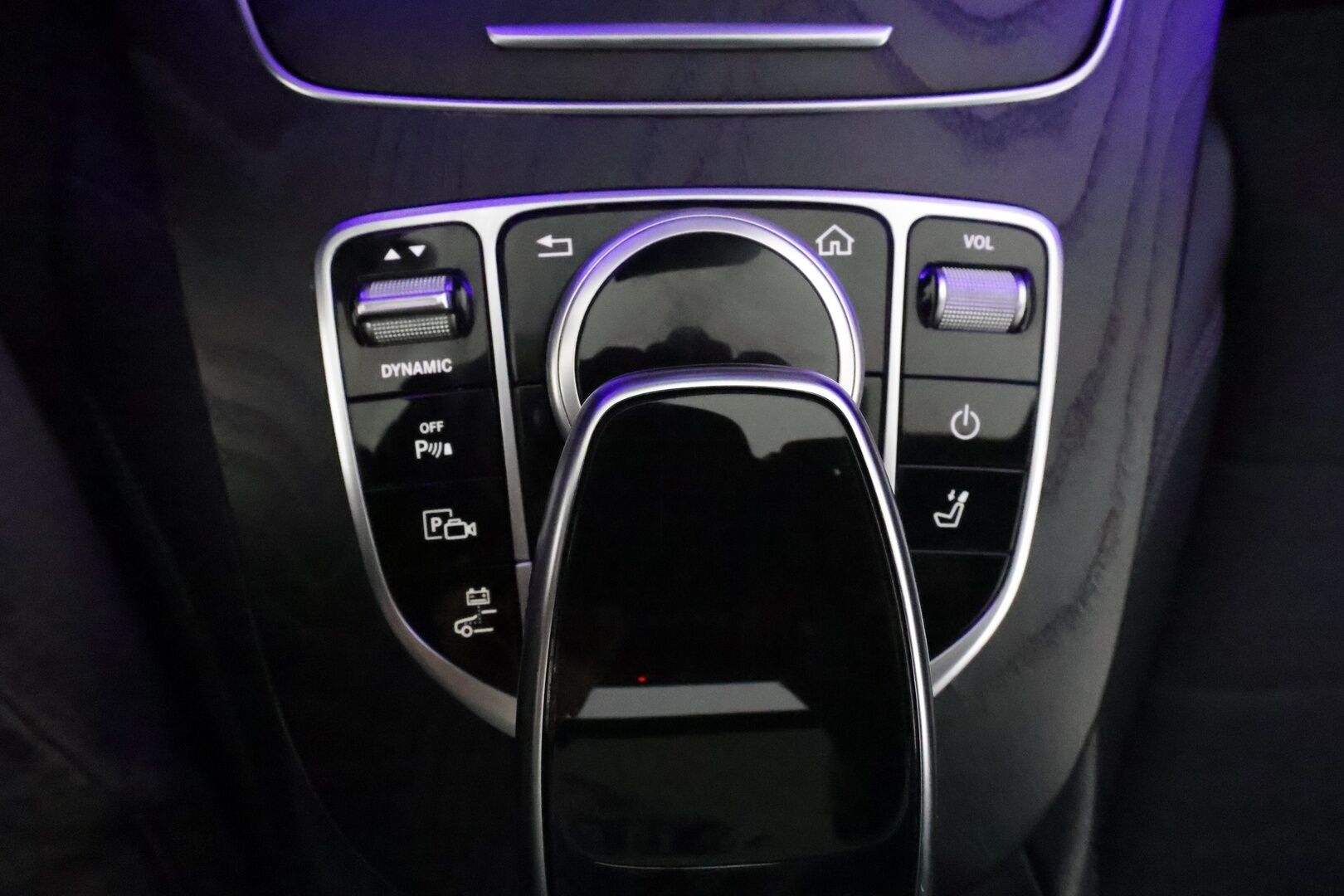 Mercedes-Benz E 2019 300 de T A Business AMG EQ Power * Distronic+ / Panorama / Multibeam LED / Burmester / 360-Kamera / Muistinahat / Widescreen - HUD / 2x Laturit / Kahdet renkaat aluvantein / Supervarusteet!