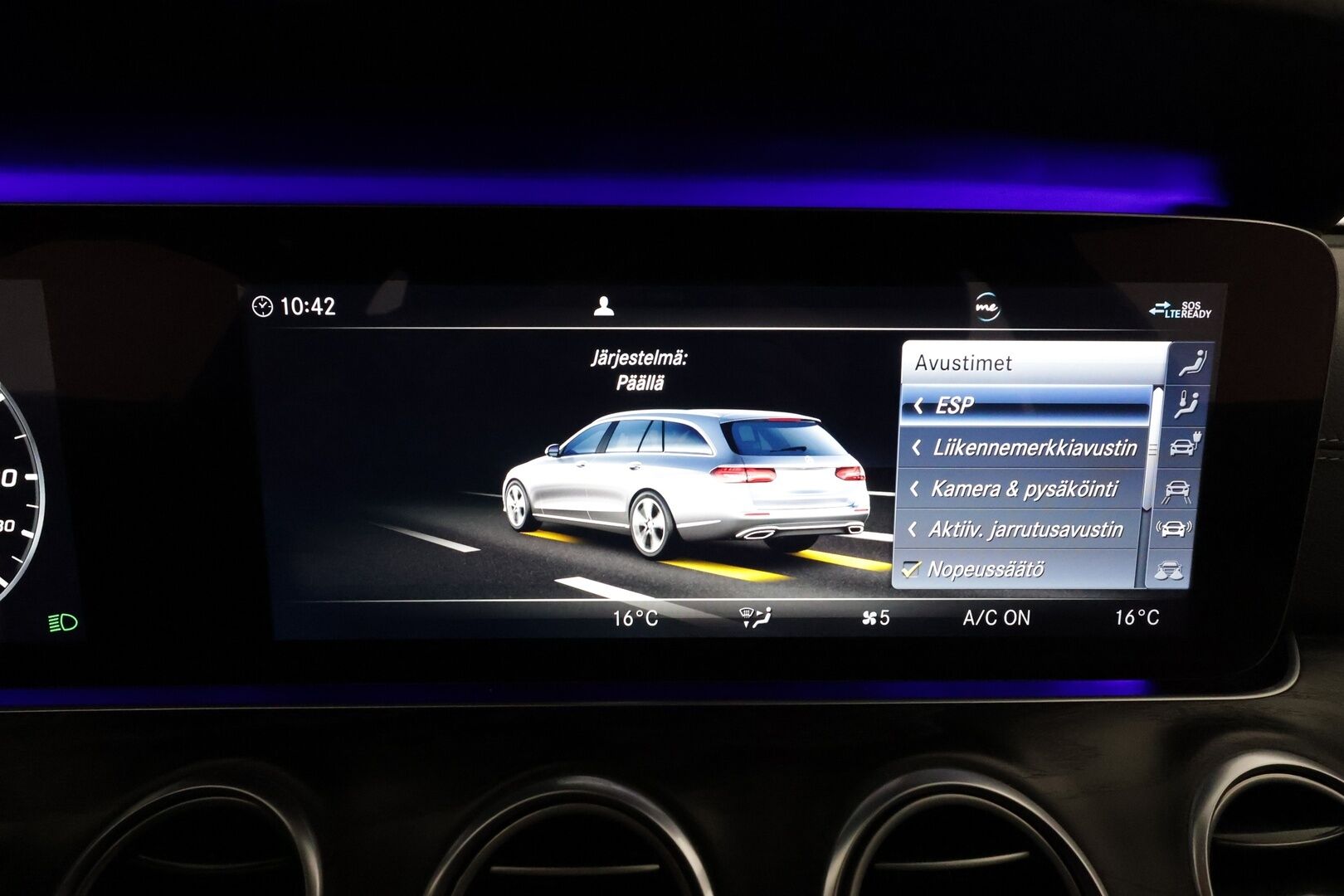 Mercedes-Benz E 2019 300 de T A Business AMG EQ Power **Panorama / ACC / Multibeam / Burmester / 360° / Sportnahat Muistilla / Widescreen** - Kahdet Renkaat / **KOVILLA KAMOILLA**