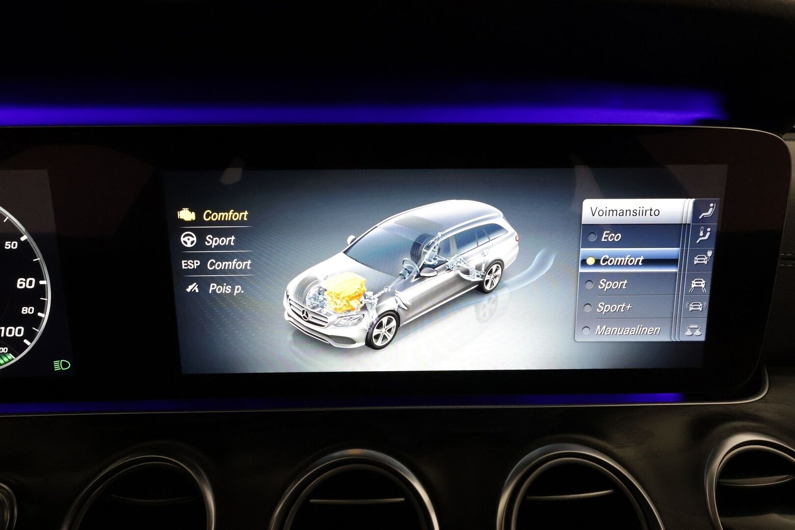Mercedes-Benz E 2019 300 de T A Business AMG EQ Power **Panorama / ACC / Multibeam / Burmester / 360° / Sportnahat Muistilla / Widescreen** - Kahdet Renkaat / **KOVILLA KAMOILLA**
