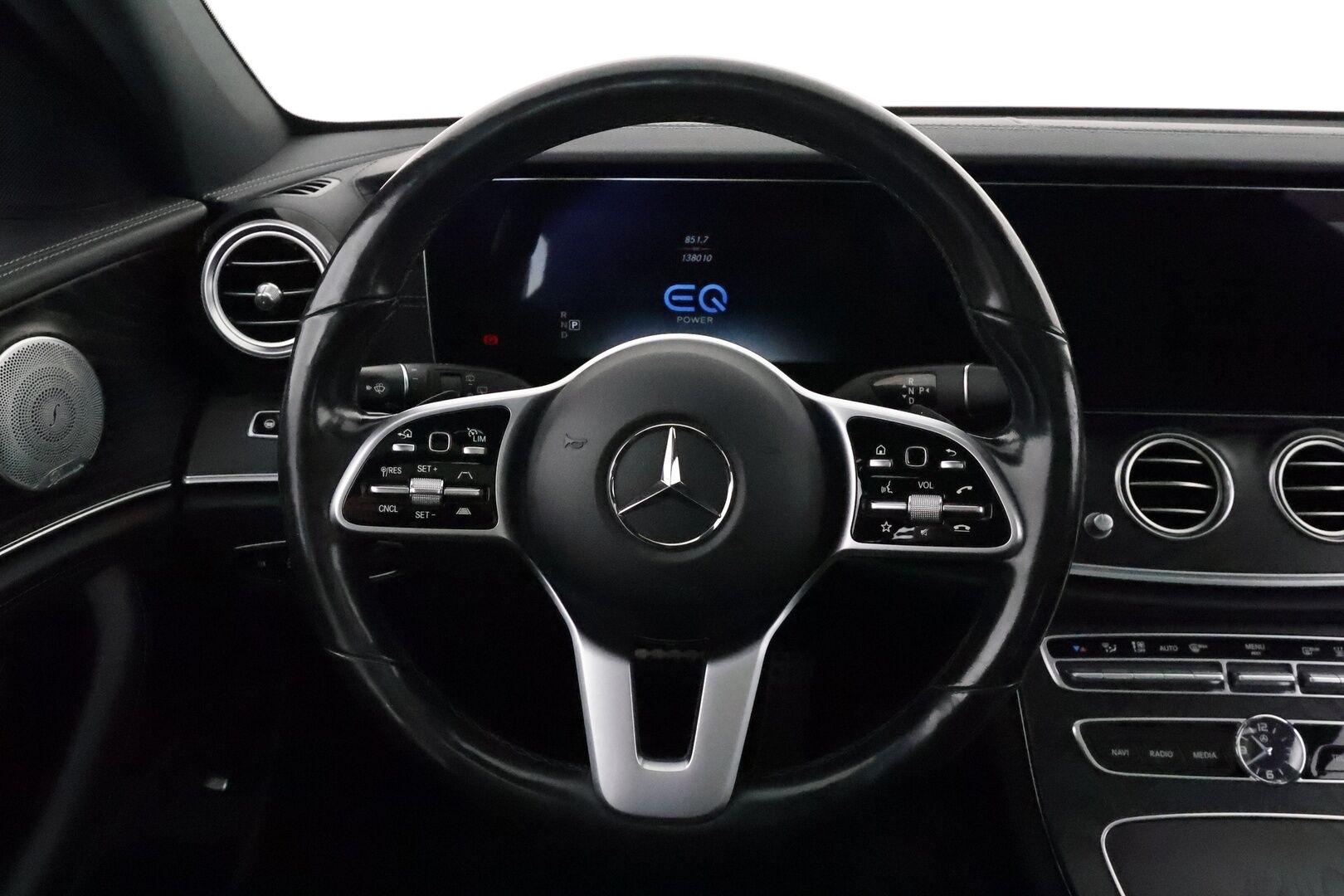 Mercedes-Benz E 2019 300 de T A Business AMG EQ Power **Panorama / ACC / Multibeam / Burmester / 360° / Sportnahat Muistilla / Widescreen** - Kahdet Renkaat / **KOVILLA KAMOILLA**