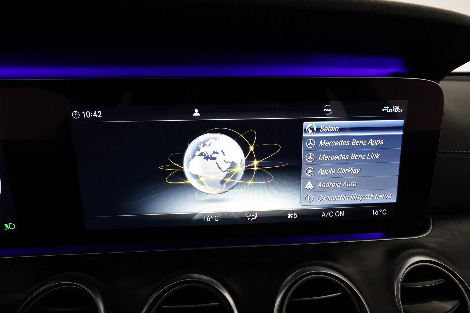 Mercedes-Benz E 2019 300 de T A Business AMG EQ Power * Distronic+ / Panorama / Multibeam LED / Burmester / 360-Kamera / Muistinahat / Widescreen - HUD / 2x Laturit / Kahdet renkaat aluvantein / Supervarusteet!