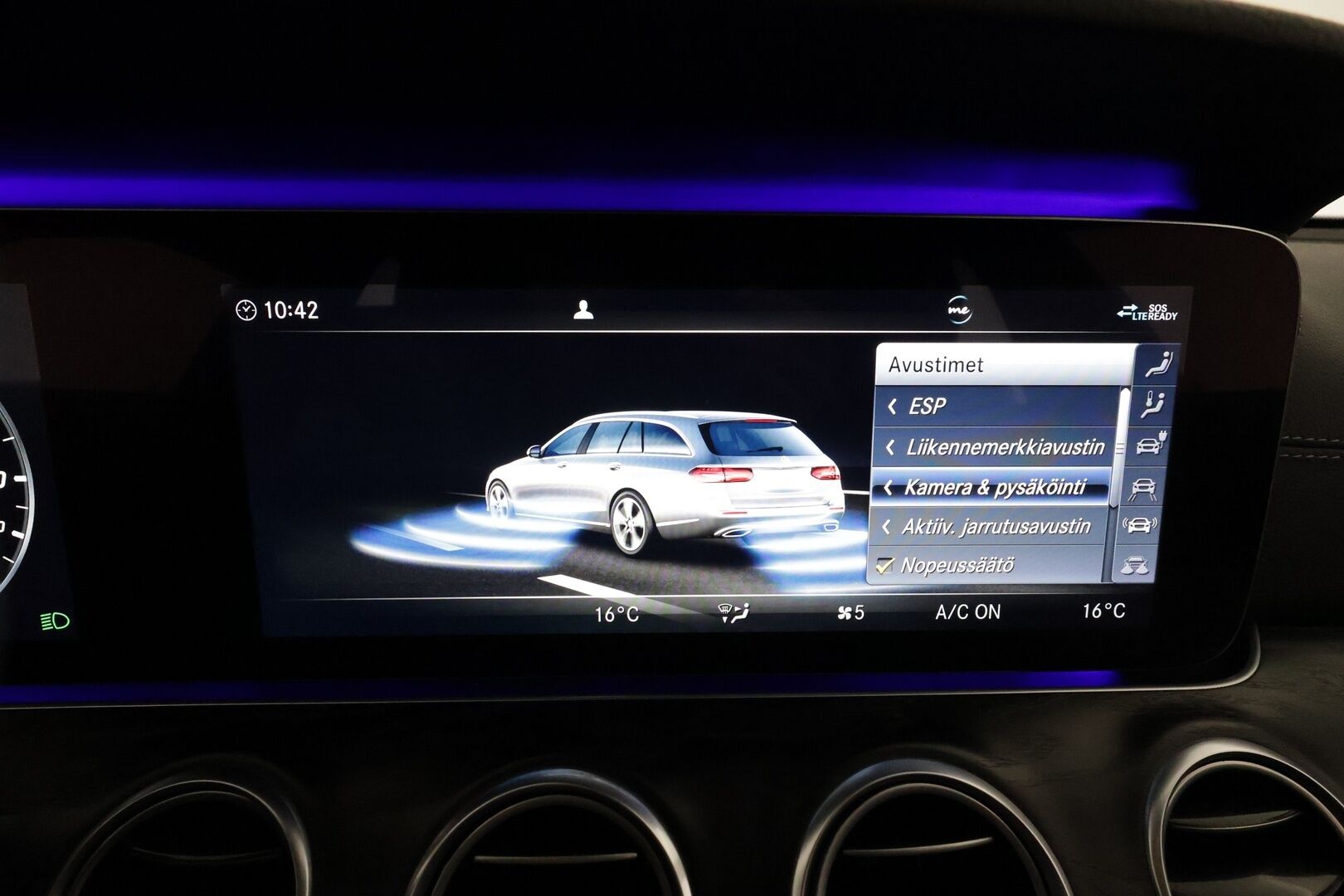 Mercedes-Benz E 2019 300 de T A Business AMG EQ Power **Panorama / ACC / Multibeam / Burmester / 360° / Sportnahat Muistilla / Widescreen** - Kahdet Renkaat / **KOVILLA KAMOILLA**