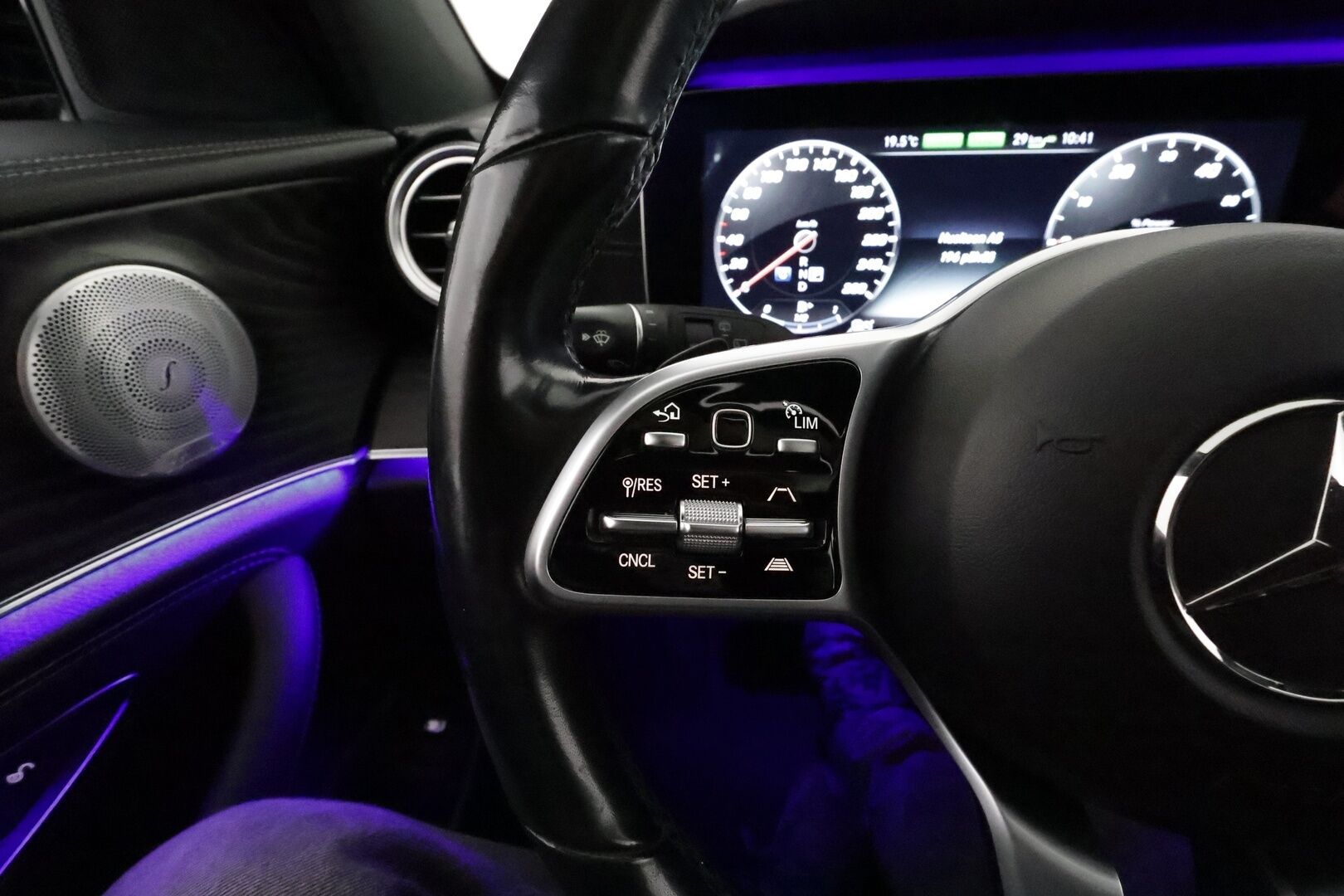 Mercedes-Benz E 2019 300 de T A Business AMG EQ Power **Panorama / ACC / Multibeam / Burmester / 360° / Sportnahat Muistilla / Widescreen** - Kahdet Renkaat / **KOVILLA KAMOILLA**