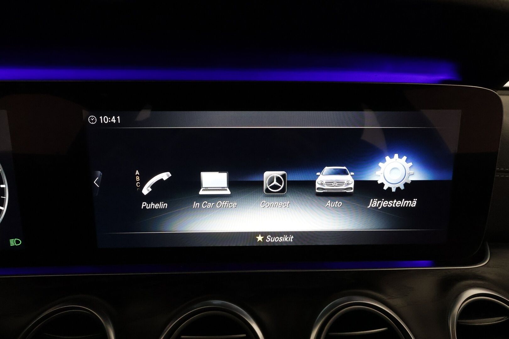 Mercedes-Benz E 2019 300 de T A Business AMG EQ Power **Panorama / ACC / Multibeam / Burmester / 360° / Sportnahat Muistilla / Widescreen** - Kahdet Renkaat / **KOVILLA KAMOILLA**