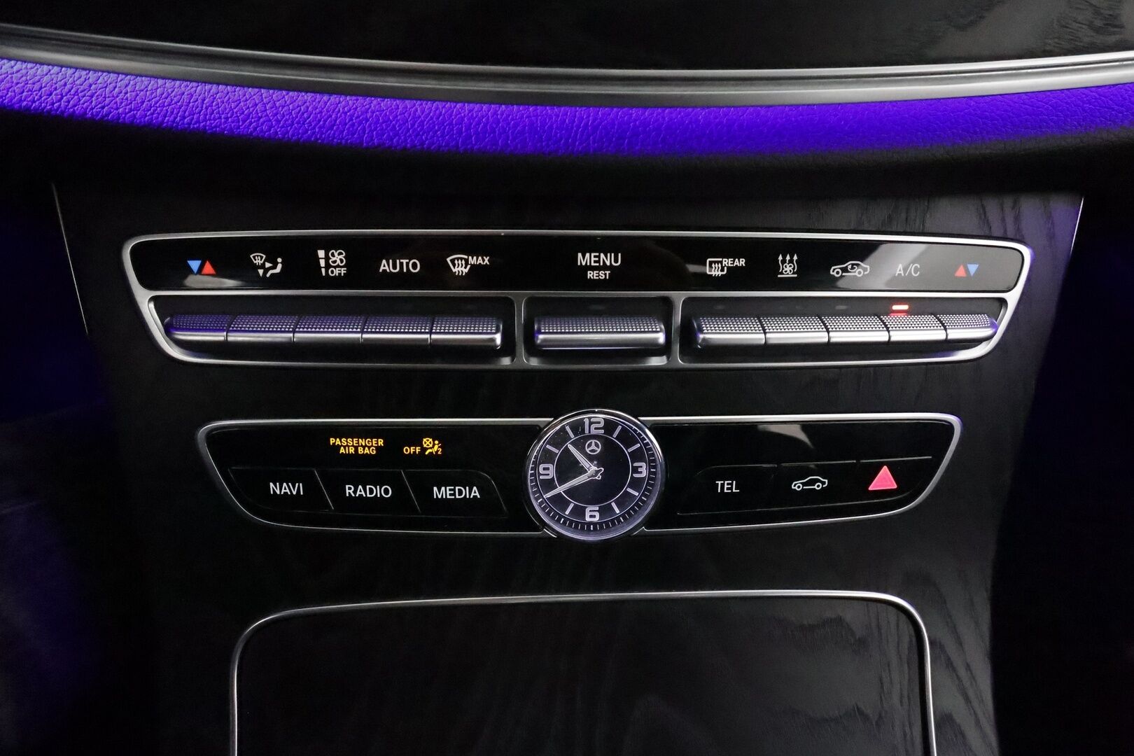 Mercedes-Benz E 2019 300 de T A Business AMG EQ Power **Panorama / ACC / Multibeam / Burmester / 360° / Sportnahat Muistilla / Widescreen** - Kahdet Renkaat / **KOVILLA KAMOILLA**