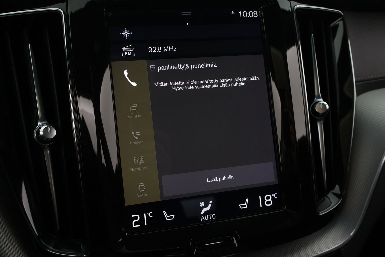 Volvo XC60 2019 T8 AWD R-Design aut - *Panorama / VOC / P.kamera / Koukku / Sport penkit / Navi*