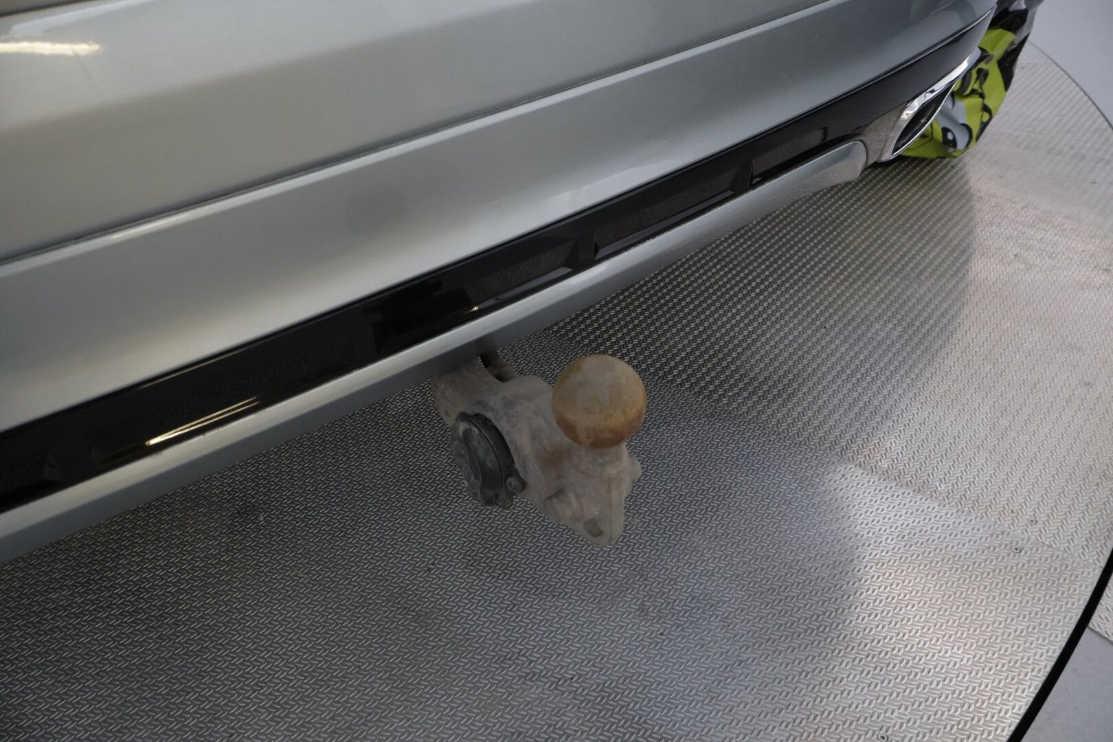 Volvo XC60 2019 T8 AWD R-Design aut - *Panorama / VOC / P.kamera / Koukku / Sport penkit / Navi*