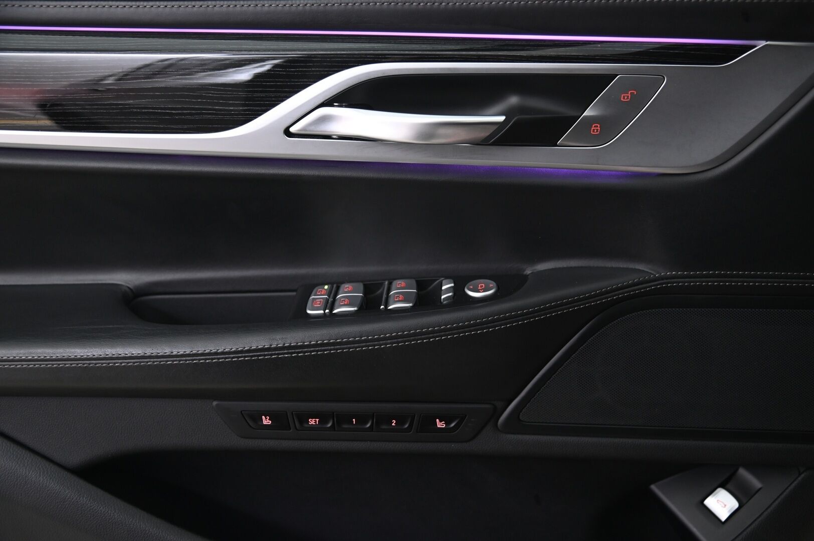 BMW 745 2019 G11 Sedan 745e A - Hierovat&Ilmastoidut Penkit | Panorama | HUD | ACC | 360° Kamera | Hifi Sound System | Erikoisväri | BLIS | Laser Valot | Soft Close | 2x Renkaat&Vanteet | DAB | Akku Kuntotarkastettu