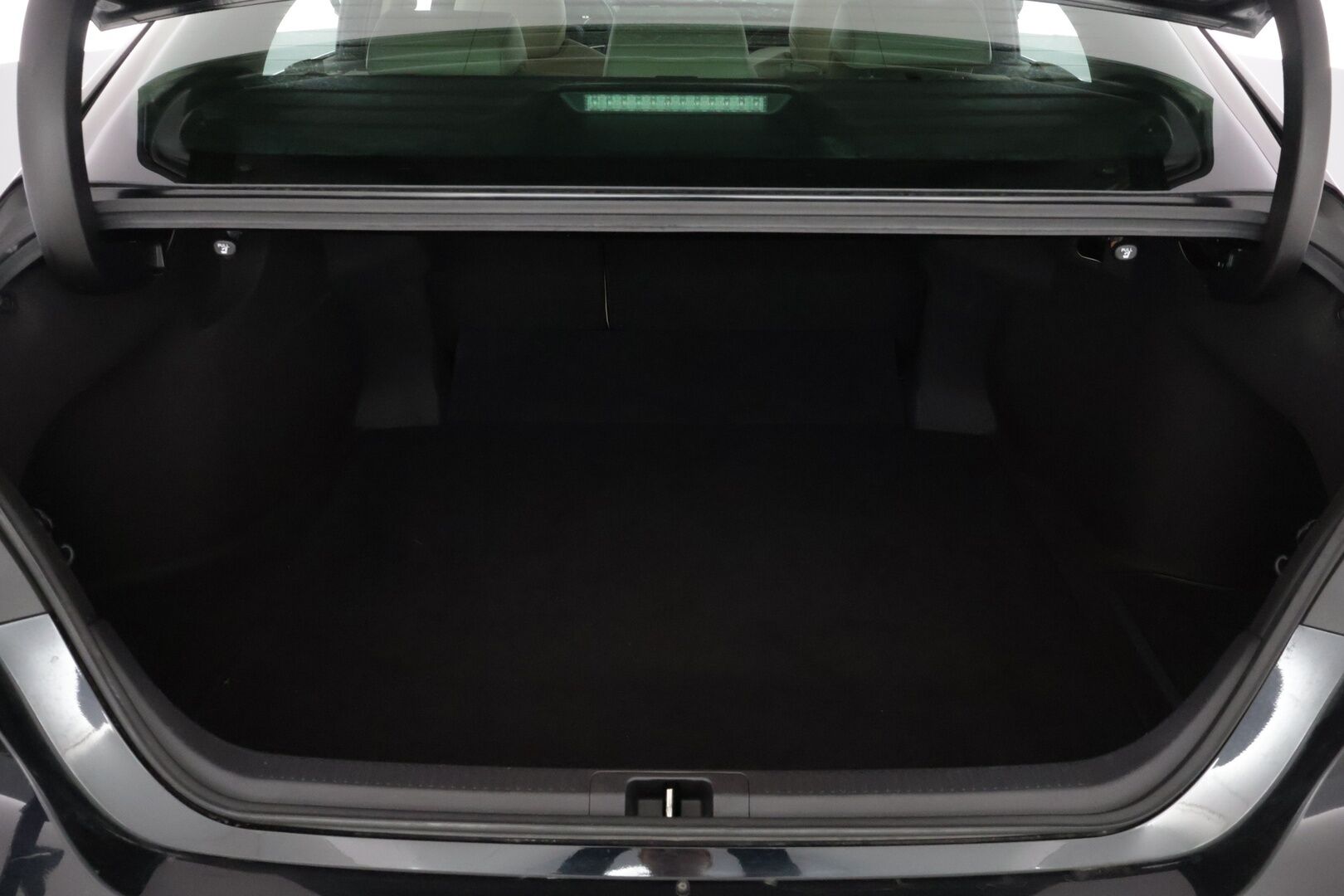 Toyota Camry 2021 2,5 Hybrid Style / Toyota Relax / Adapt. Cruise / Lohko / Vaaleat nahat / BLIS / Kahdet renkaat * - / Huippuvarusteet / Merkkiliikkeen huoltokirja / Juuri huollettu ja katsastettu / 