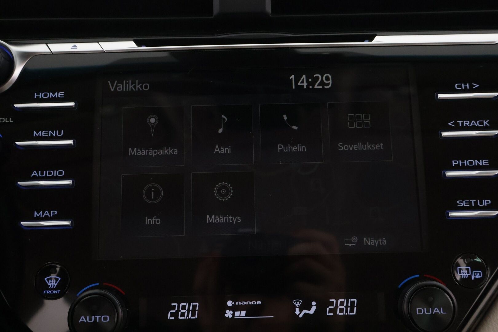 Toyota Camry 2021 2,5 Hybrid Style / Toyota Relax / Adapt. Cruise / Lohko / Vaaleat nahat / BLIS / Kahdet renkaat * - / Huippuvarusteet / Merkkiliikkeen huoltokirja / Juuri huollettu ja katsastettu / 