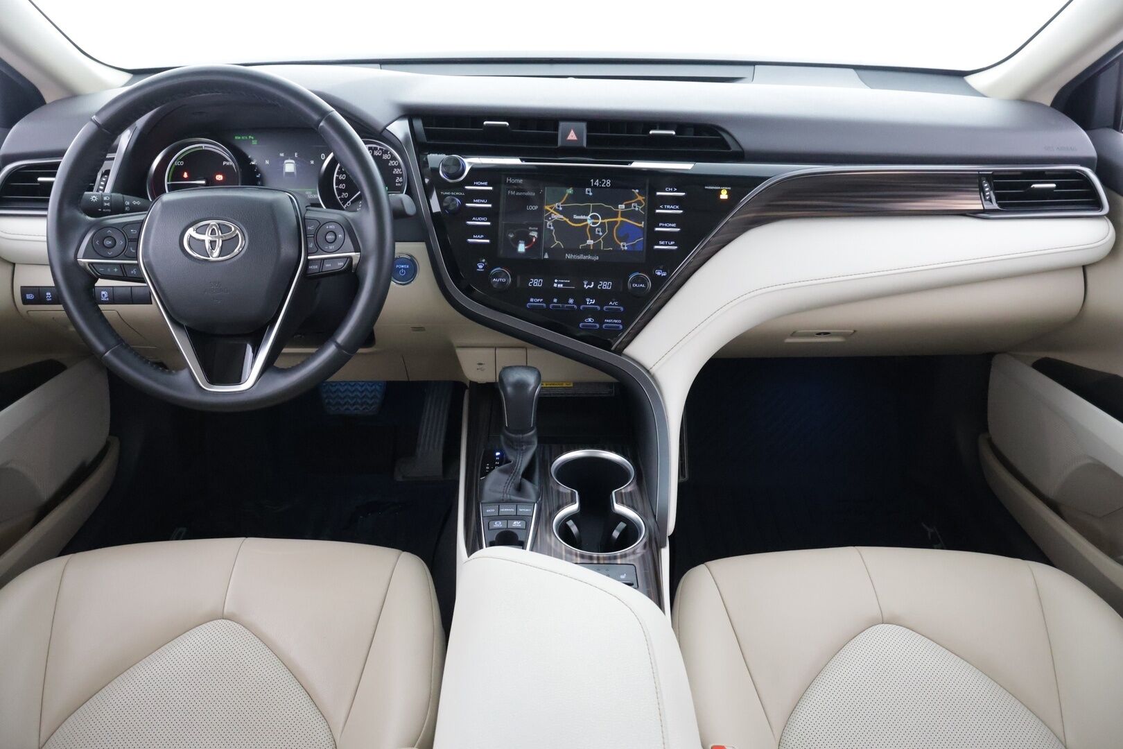 Toyota Camry 2021 2,5 Hybrid Style / Toyota Relax / Adapt. Cruise / Lohko / Vaaleat nahat / BLIS / Kahdet renkaat * - / Huippuvarusteet / Merkkiliikkeen huoltokirja / Juuri huollettu ja katsastettu / 