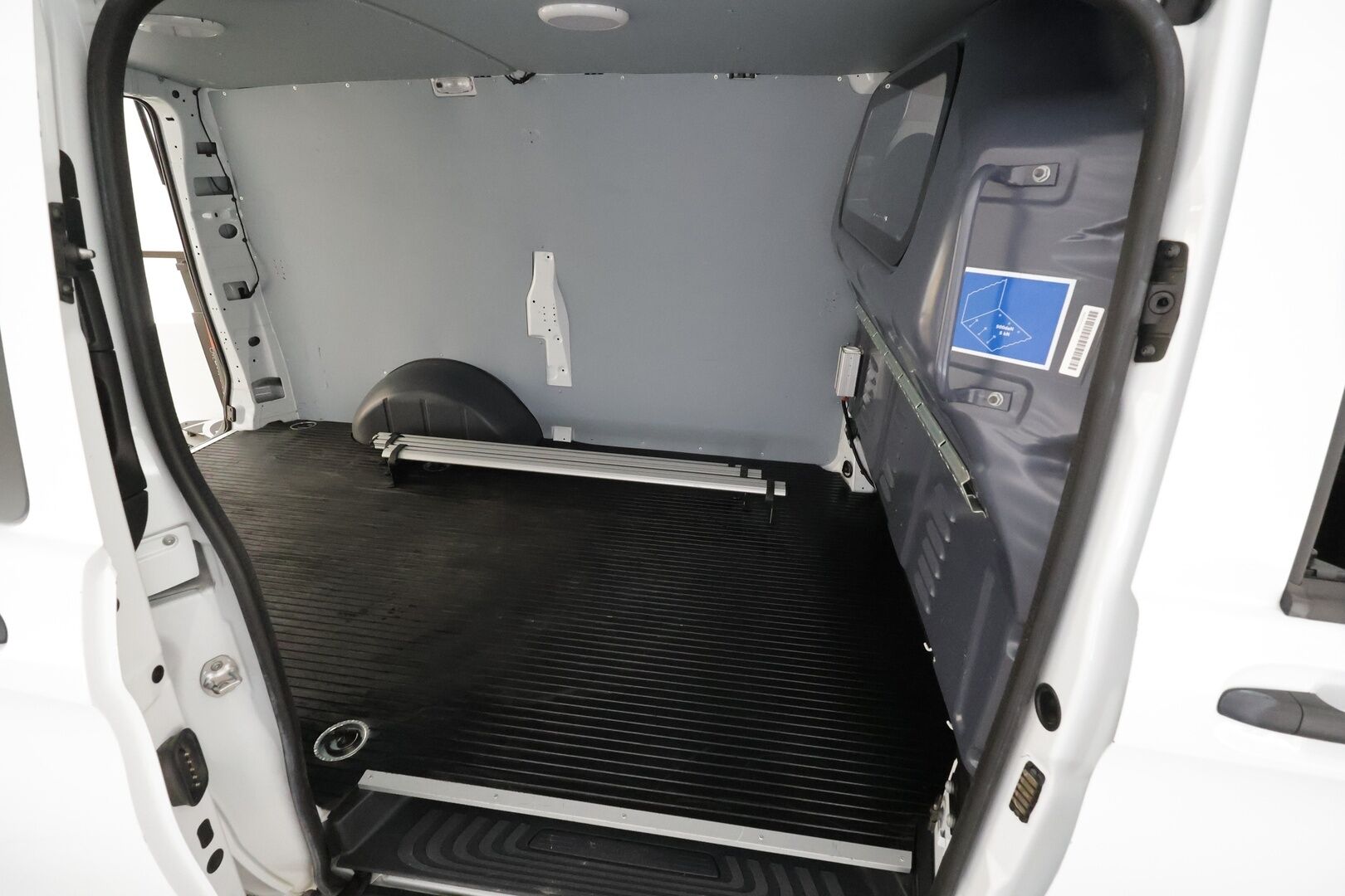 Mercedes-Benz Vito 2021 110cdi-3,05/32k Keskipitkä A2 - 1-om Suomi-auto | Kahdet renkaat | Merkkihuollot | ALV-Vähennyskelpoinen | Webasto | Koukku | ALV | P.kamera | Vakkari | Apple&Android 