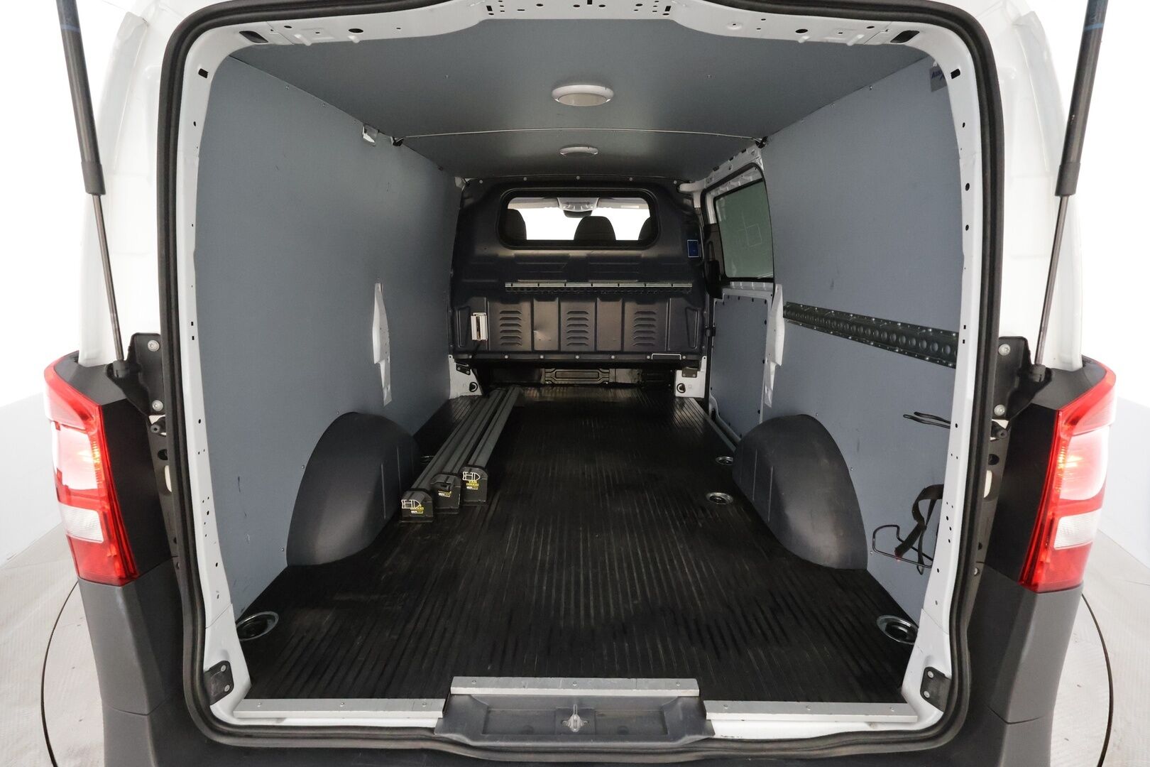 Mercedes-Benz Vito 2021 110cdi-3,05/32k Keskipitkä A2 * Webasto / Koukku / P.kamera / Vakkari / Apple&Android * - 1-om Suomi-auto / Kahdet renkaat / Merkkihuollot